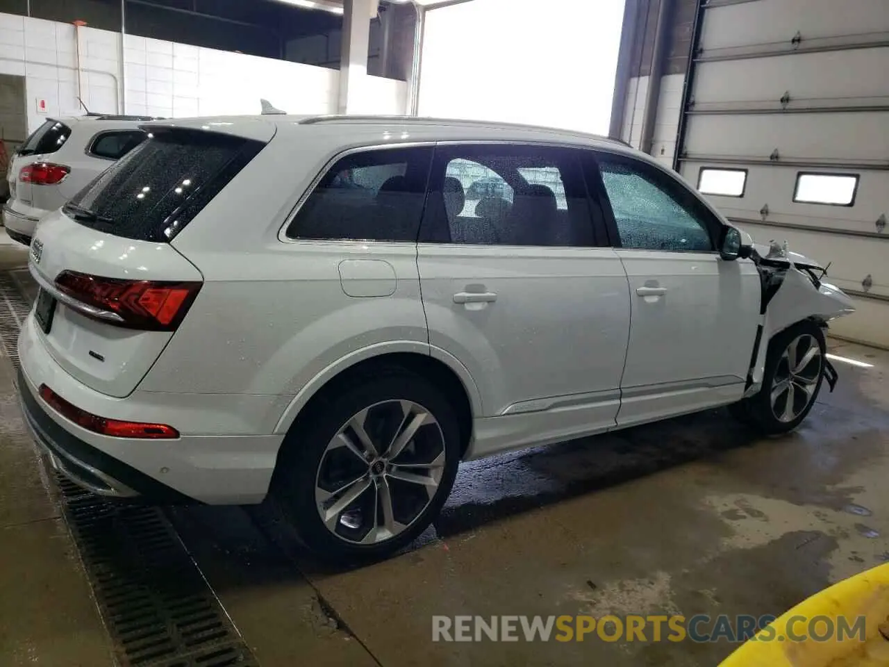 3 Photograph of a damaged car WA1LXBF71PD016522 AUDI Q7 2023