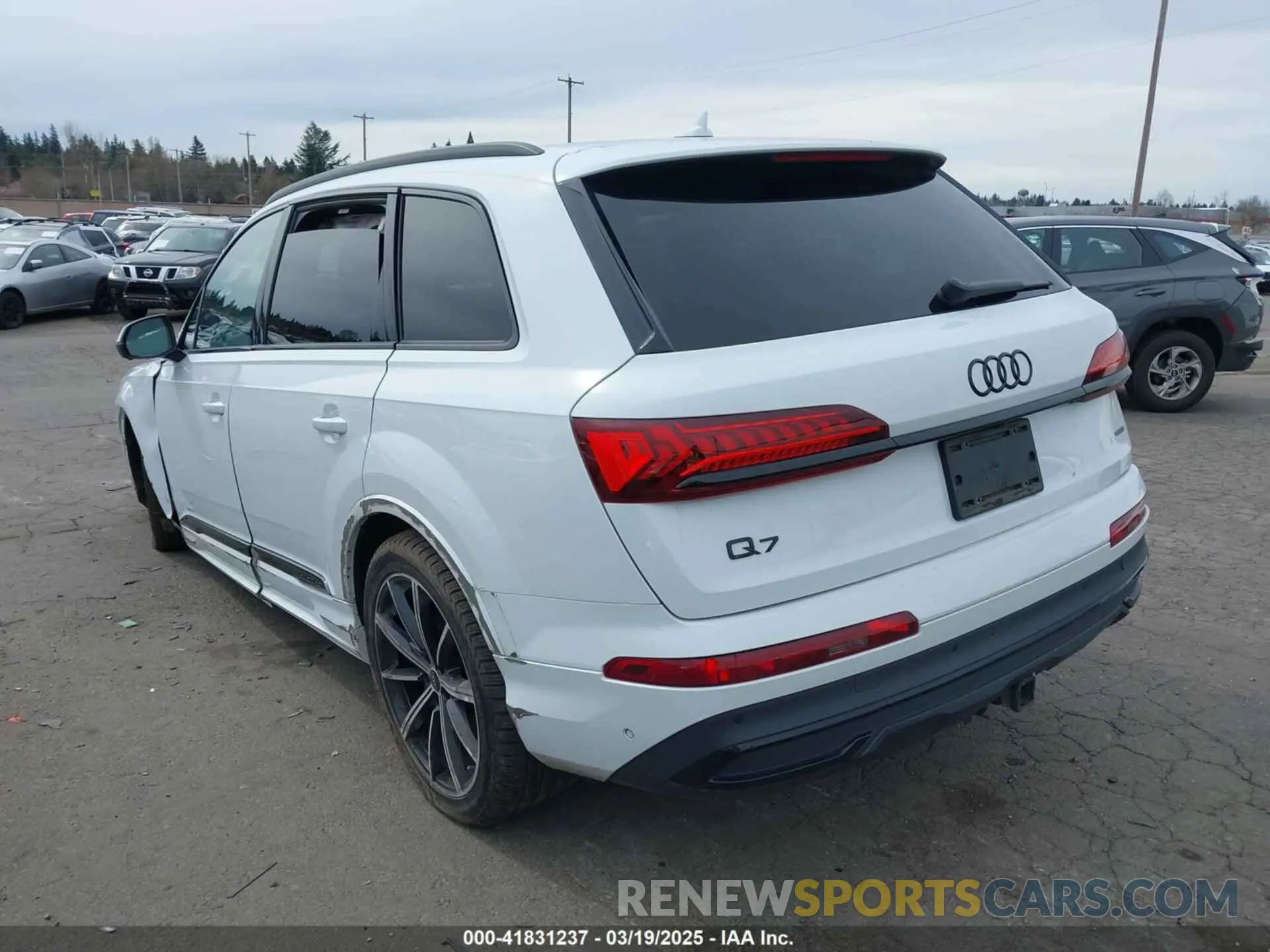 3 Photograph of a damaged car WA1LXBF73PD001777 AUDI Q7 2023