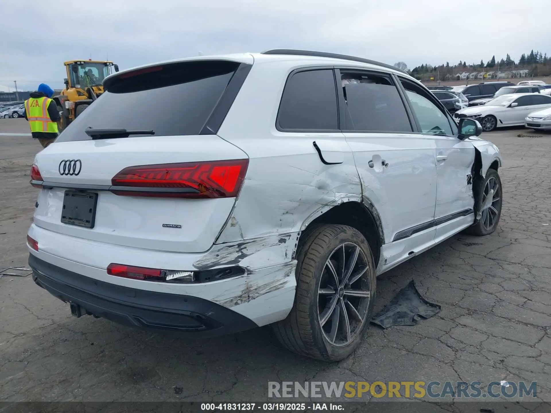 4 Photograph of a damaged car WA1LXBF73PD001777 AUDI Q7 2023