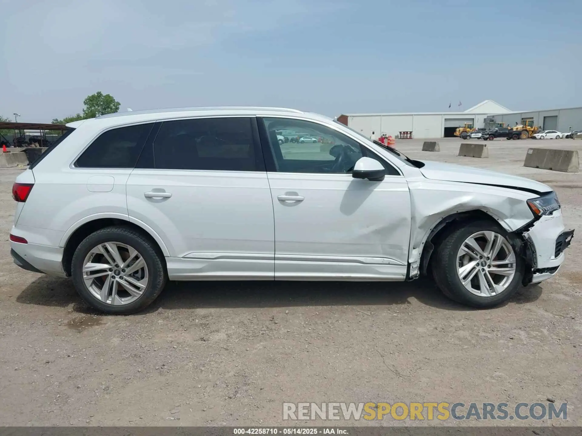 13 Photograph of a damaged car WA1LXBF76PD024521 AUDI Q7 2023
