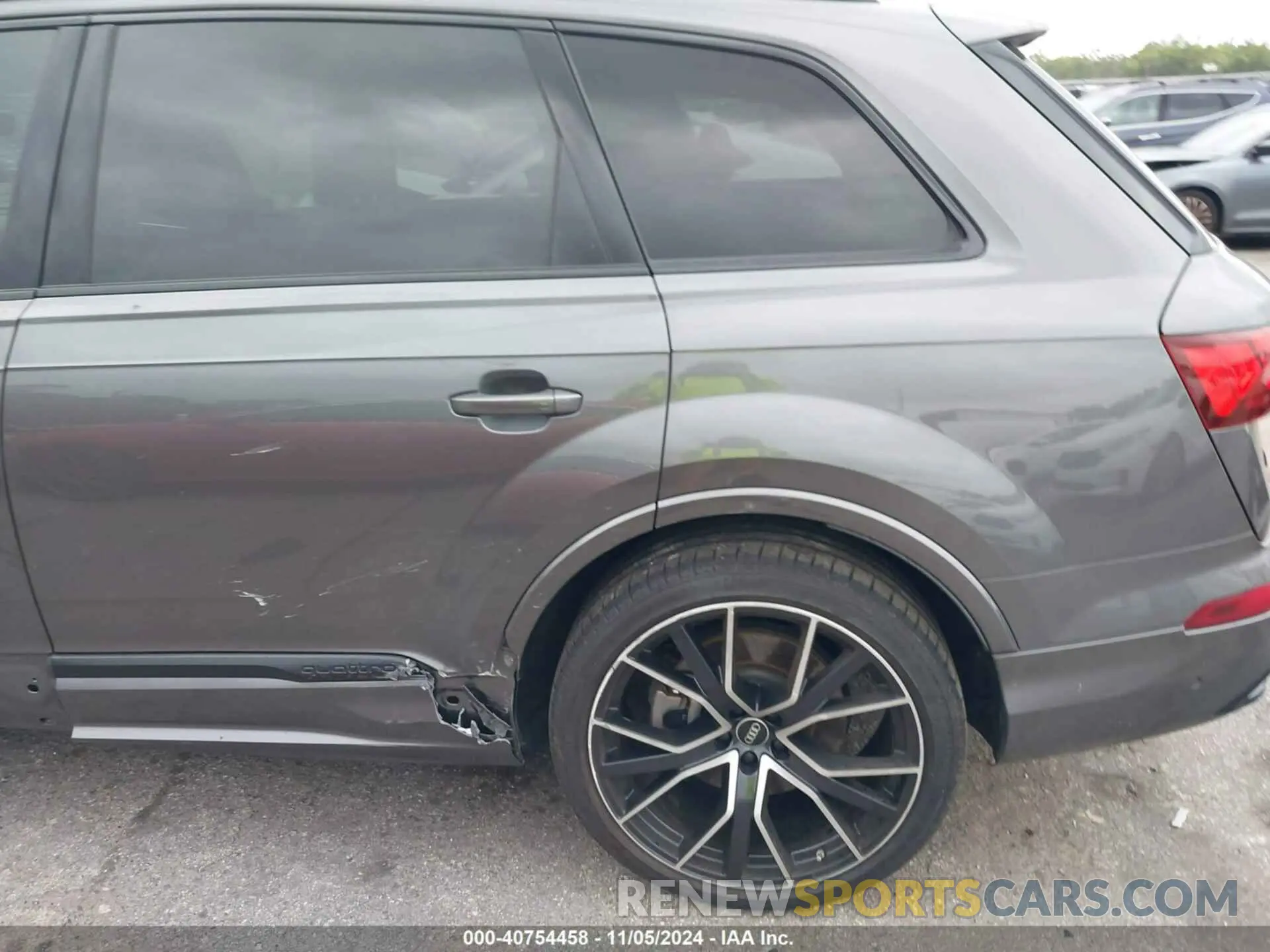 19 Photograph of a damaged car WA1VXBF7XPD026779 AUDI Q7 2023
