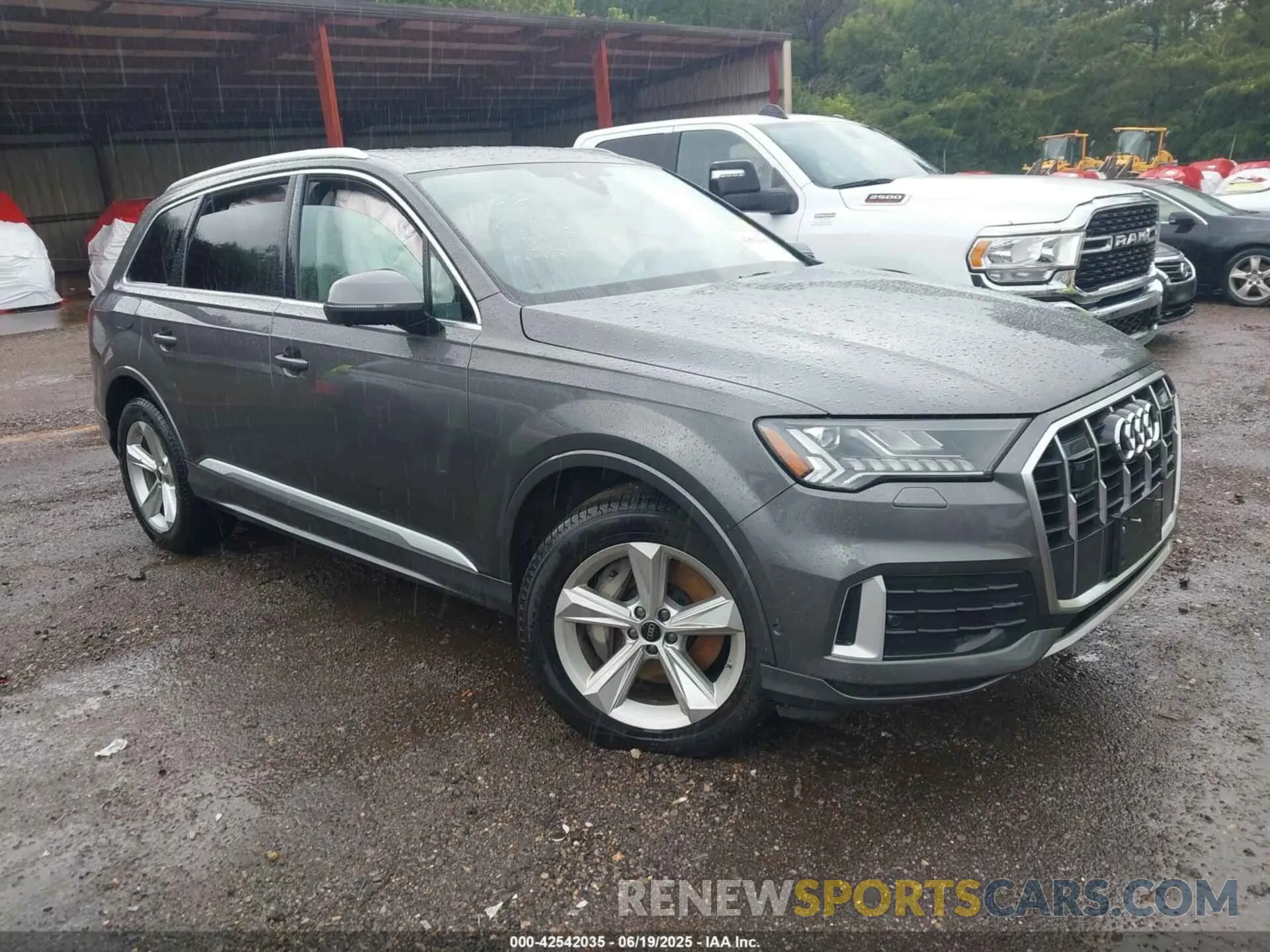 1 Photograph of a damaged car WA1LCBF72RD005639 AUDI Q7 2024