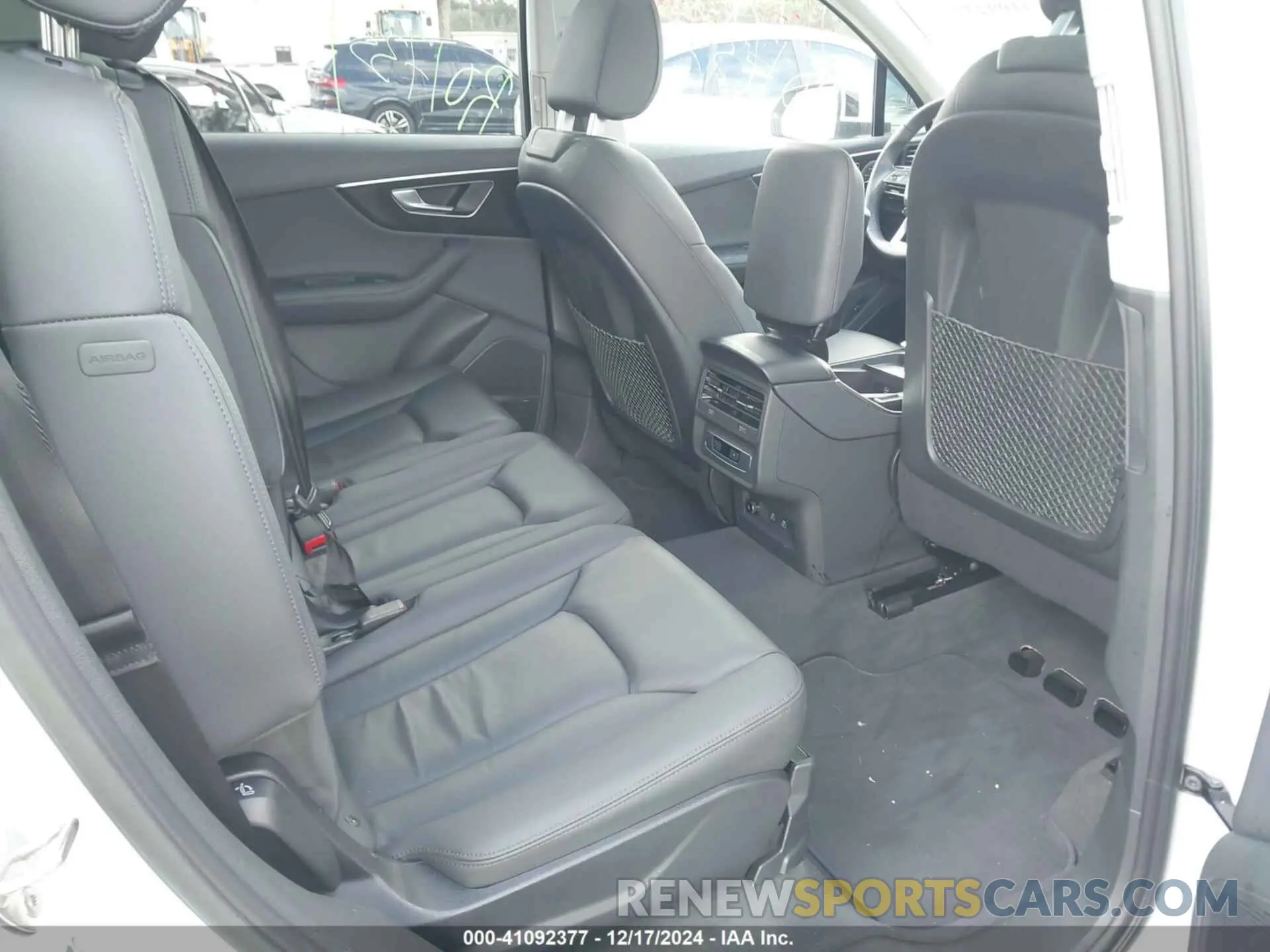 8 Фотография поврежденного автомобиля WA1LXBF70RD008723 AUDI Q7 2024