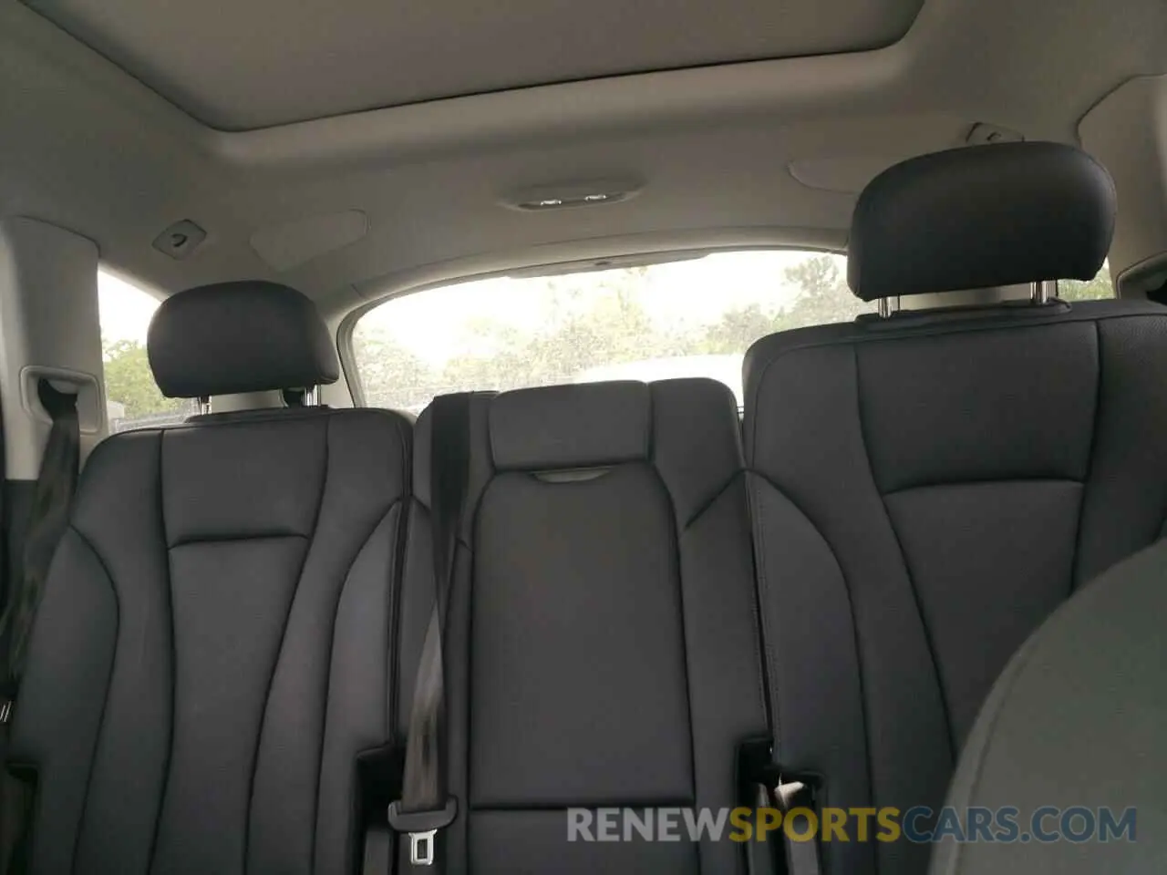 10 Photograph of a damaged car WA1LXBF74RD002763 AUDI Q7 2024