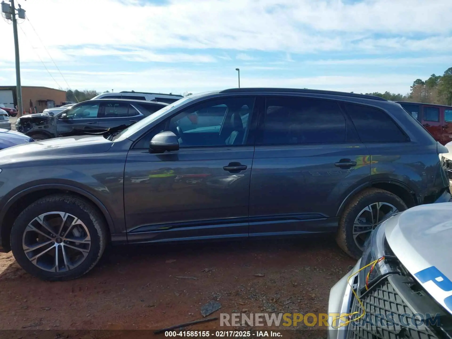 15 Фотография поврежденного автомобиля WA1LCBF70SD000963 AUDI Q7 2025