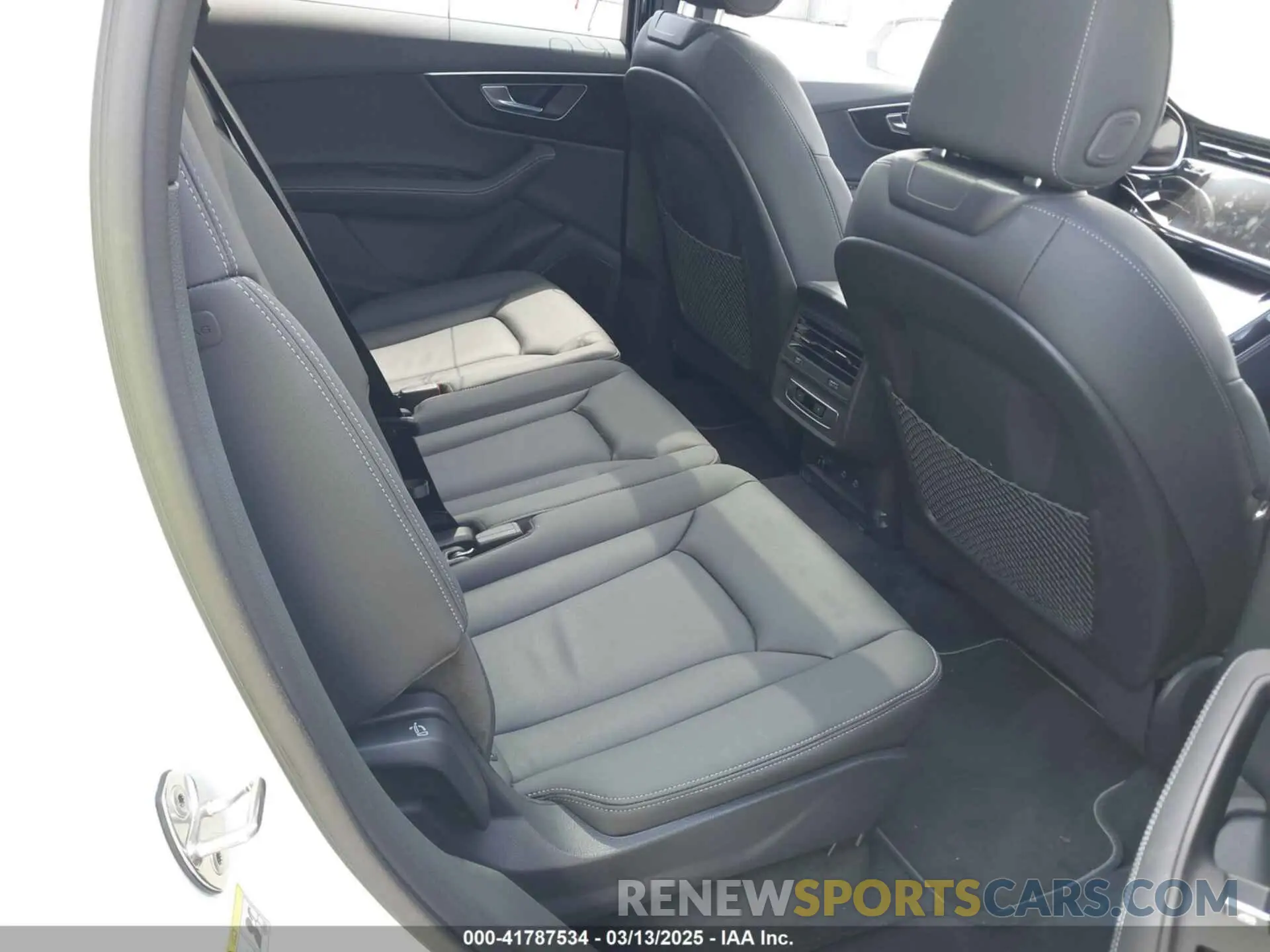 8 Photograph of a damaged car WA1LVBF70SD014968 AUDI Q7 2025
