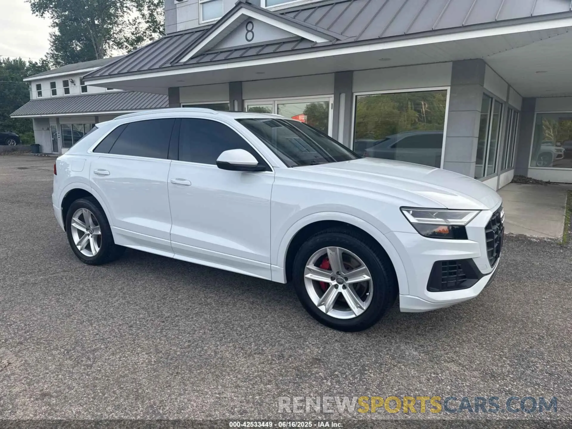 1 Фотография поврежденного автомобиля WA1AVAF12KD018856 AUDI Q8 2019