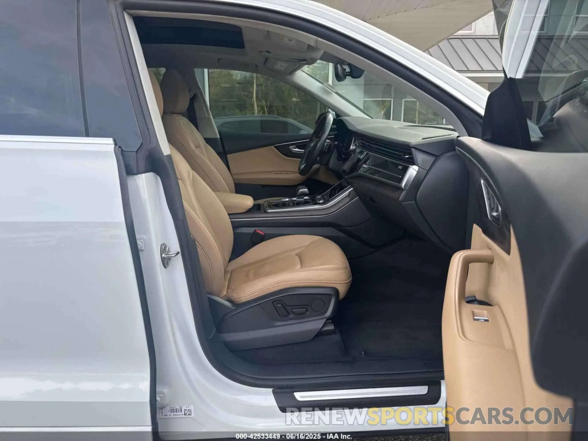 5 Фотография поврежденного автомобиля WA1AVAF12KD018856 AUDI Q8 2019