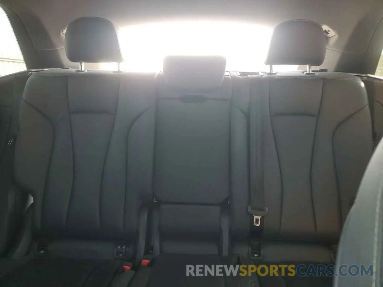 10 Photograph of a damaged car WA1AVAF1XKD012738 AUDI Q8 2019