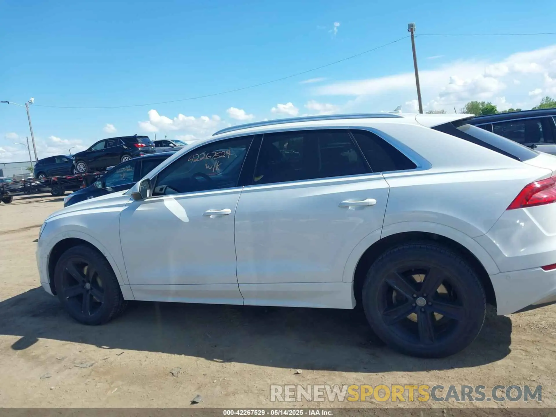 14 Фотография поврежденного автомобиля WA1AVAF1XKD014411 AUDI Q8 2019