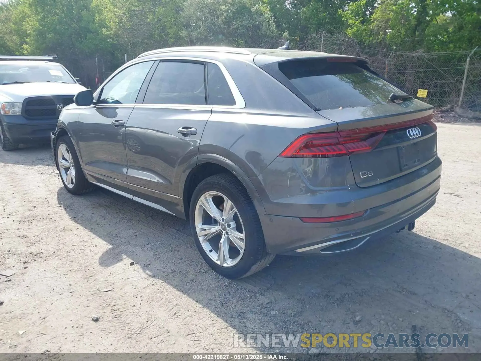 3 Фотография поврежденного автомобиля WA1BVAF10KD008895 AUDI Q8 2019