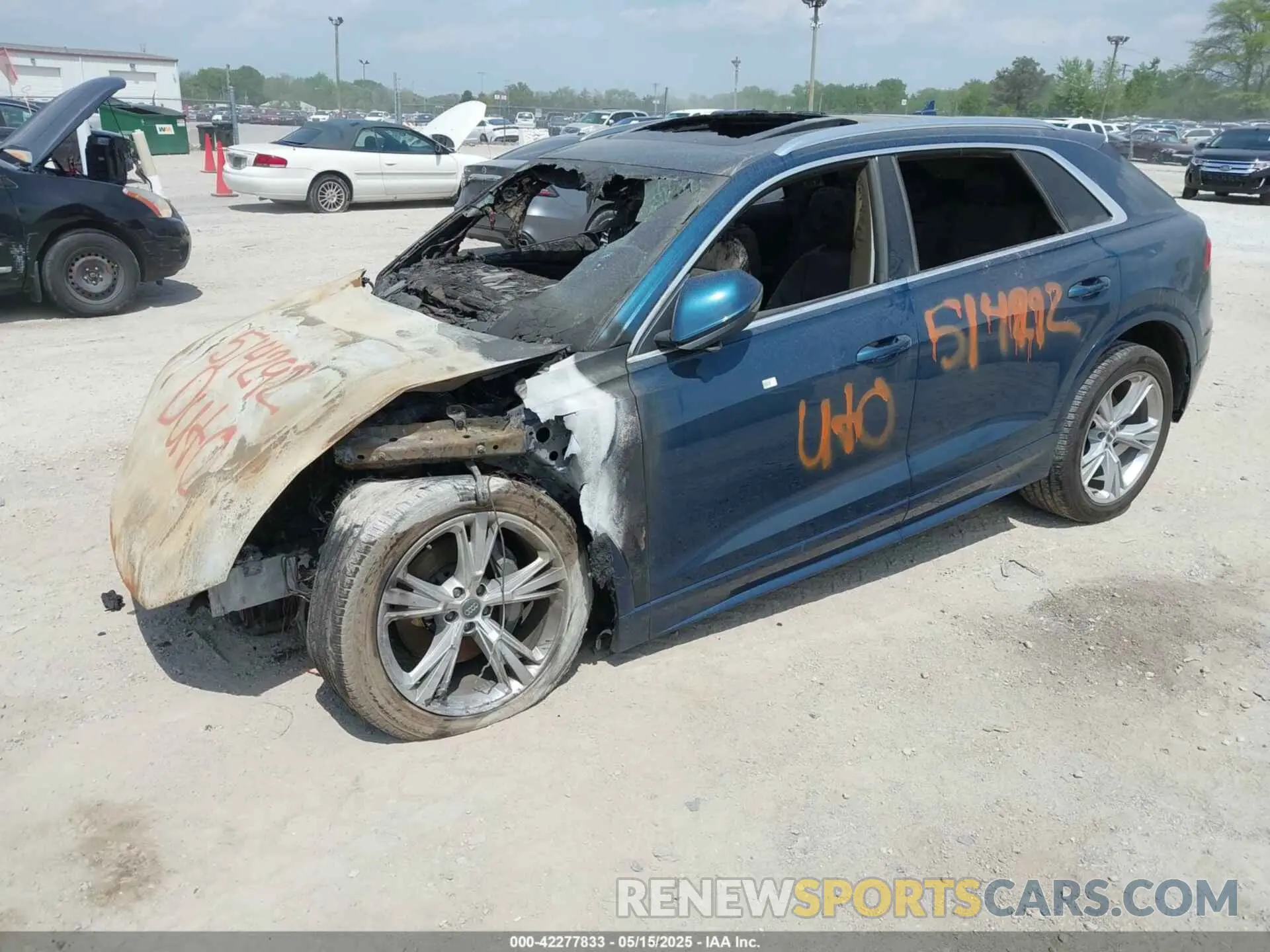 2 Photograph of a damaged car WA1BVAF1XKD011772 AUDI Q8 2019