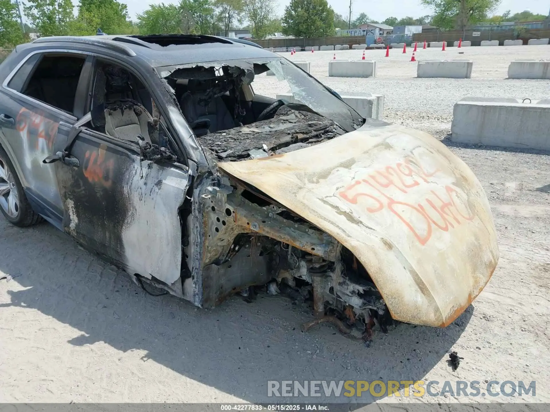 6 Photograph of a damaged car WA1BVAF1XKD011772 AUDI Q8 2019