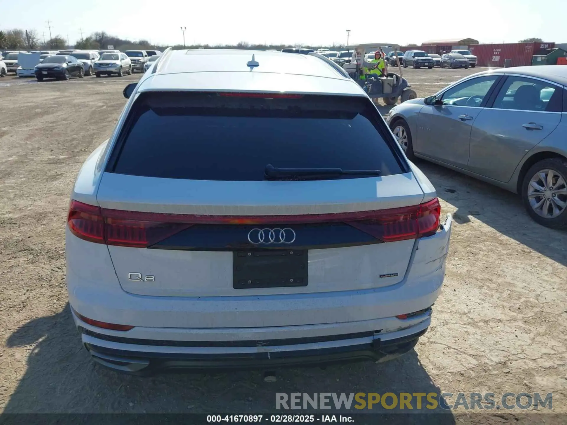 16 Photograph of a damaged car WA1EVAF10KD004259 AUDI Q8 2019