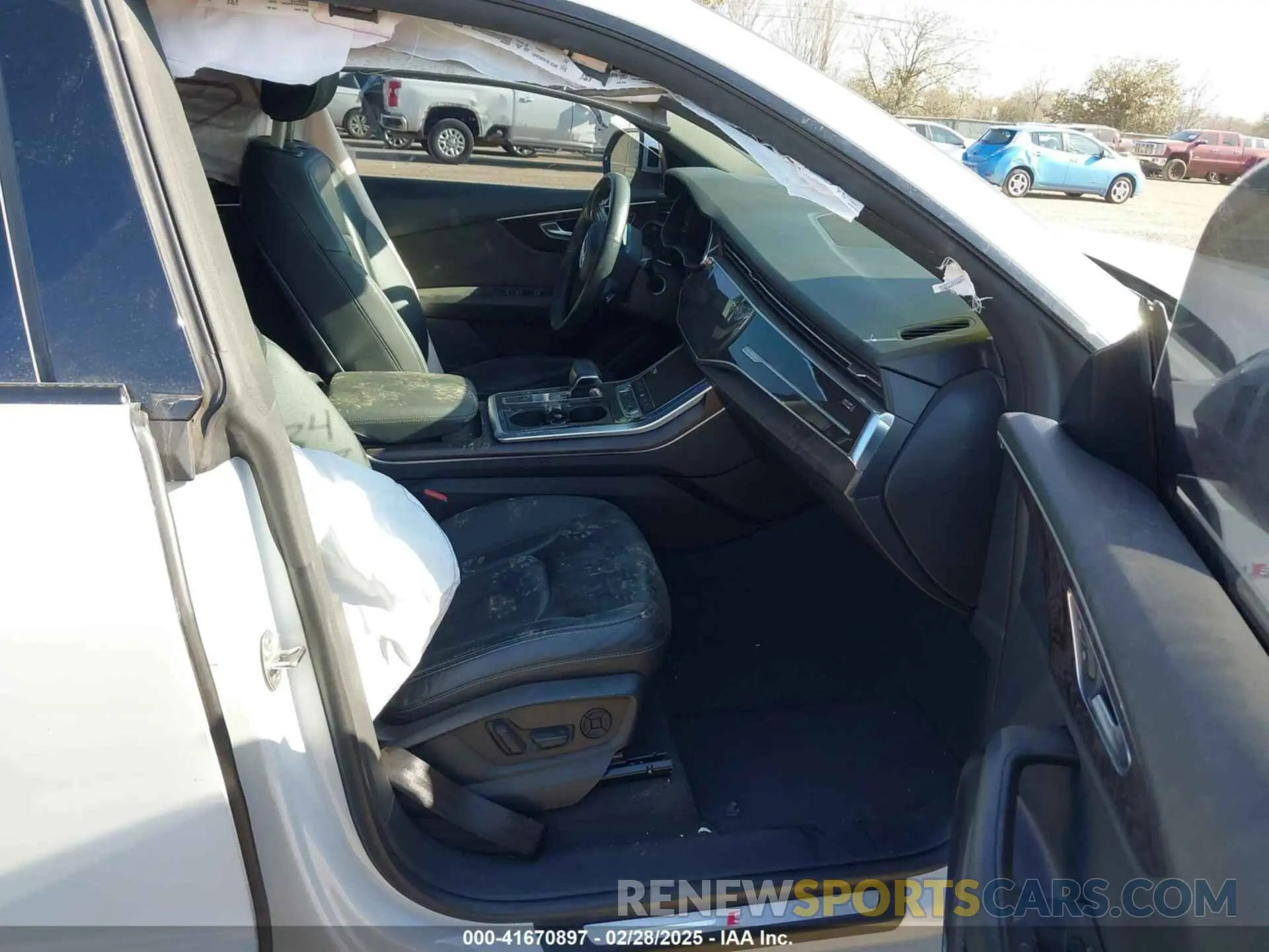 5 Photograph of a damaged car WA1EVAF10KD004259 AUDI Q8 2019