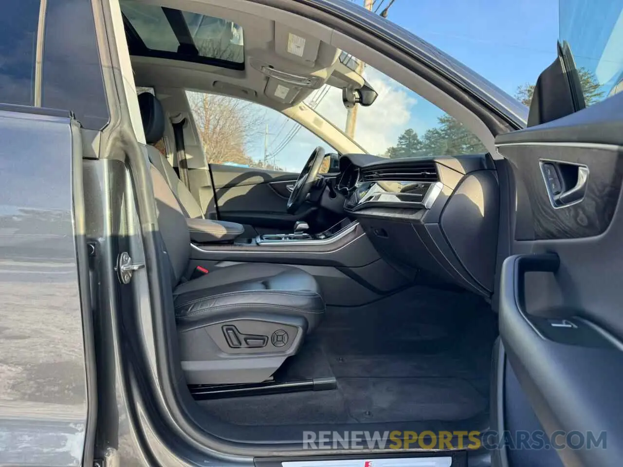 5 Фотография поврежденного автомобиля WA1EVAF18KD030026 AUDI Q8 2019