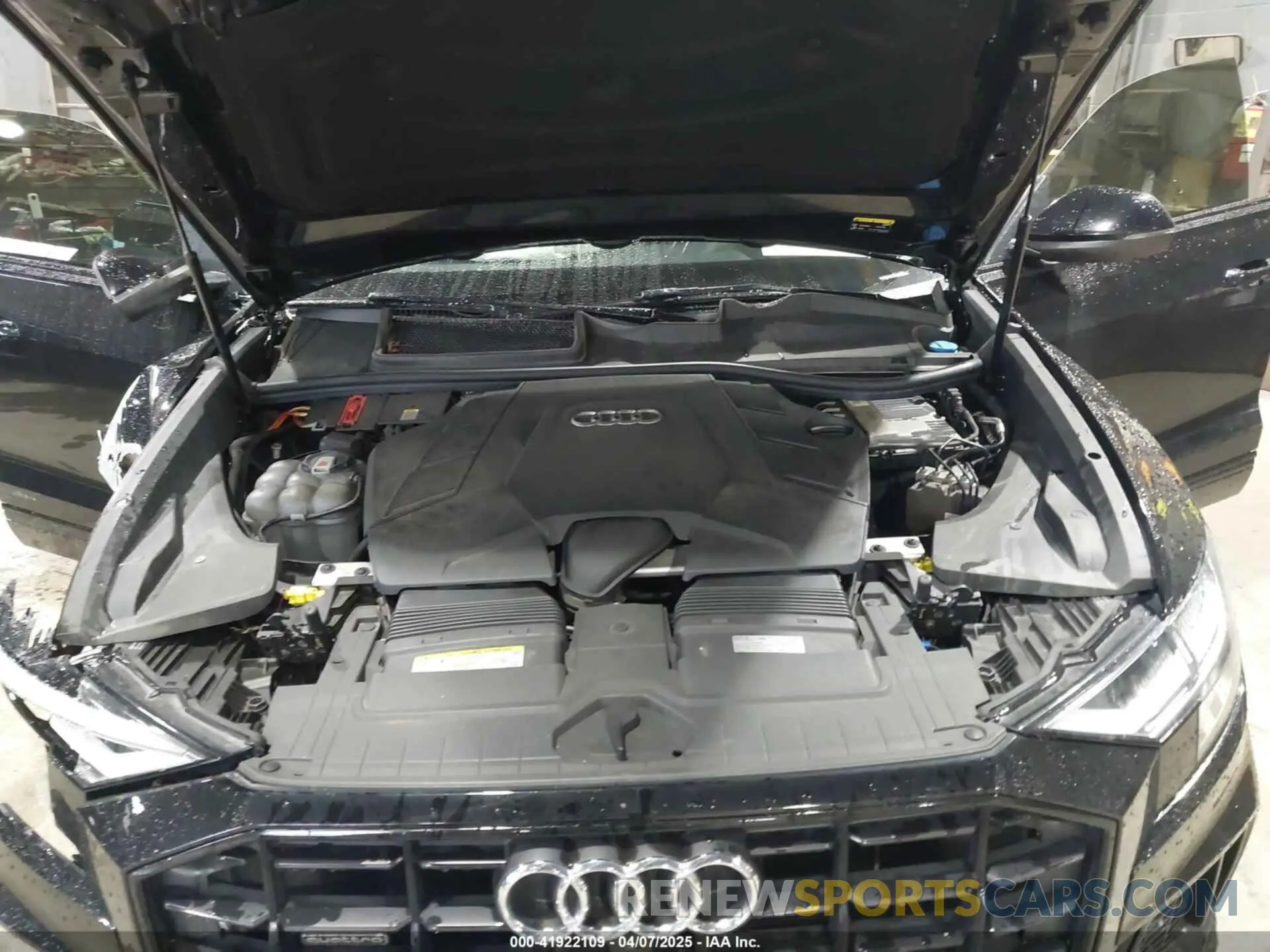 10 Photograph of a damaged car WA1EVAF18KD037817 AUDI Q8 2019