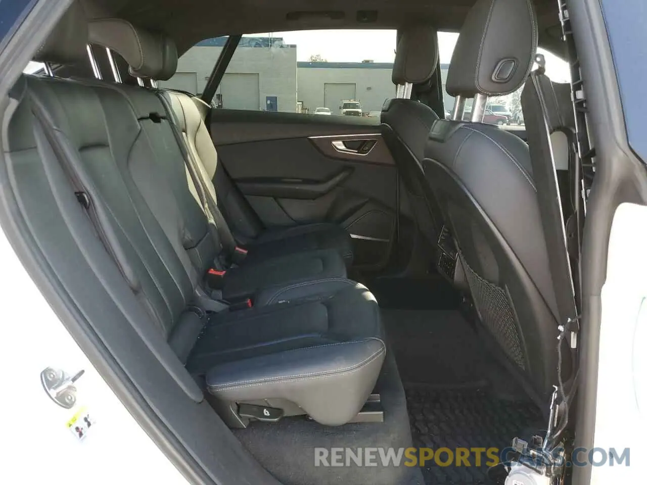10 Photograph of a damaged car WA1EVAF1XKD041089 AUDI Q8 2019