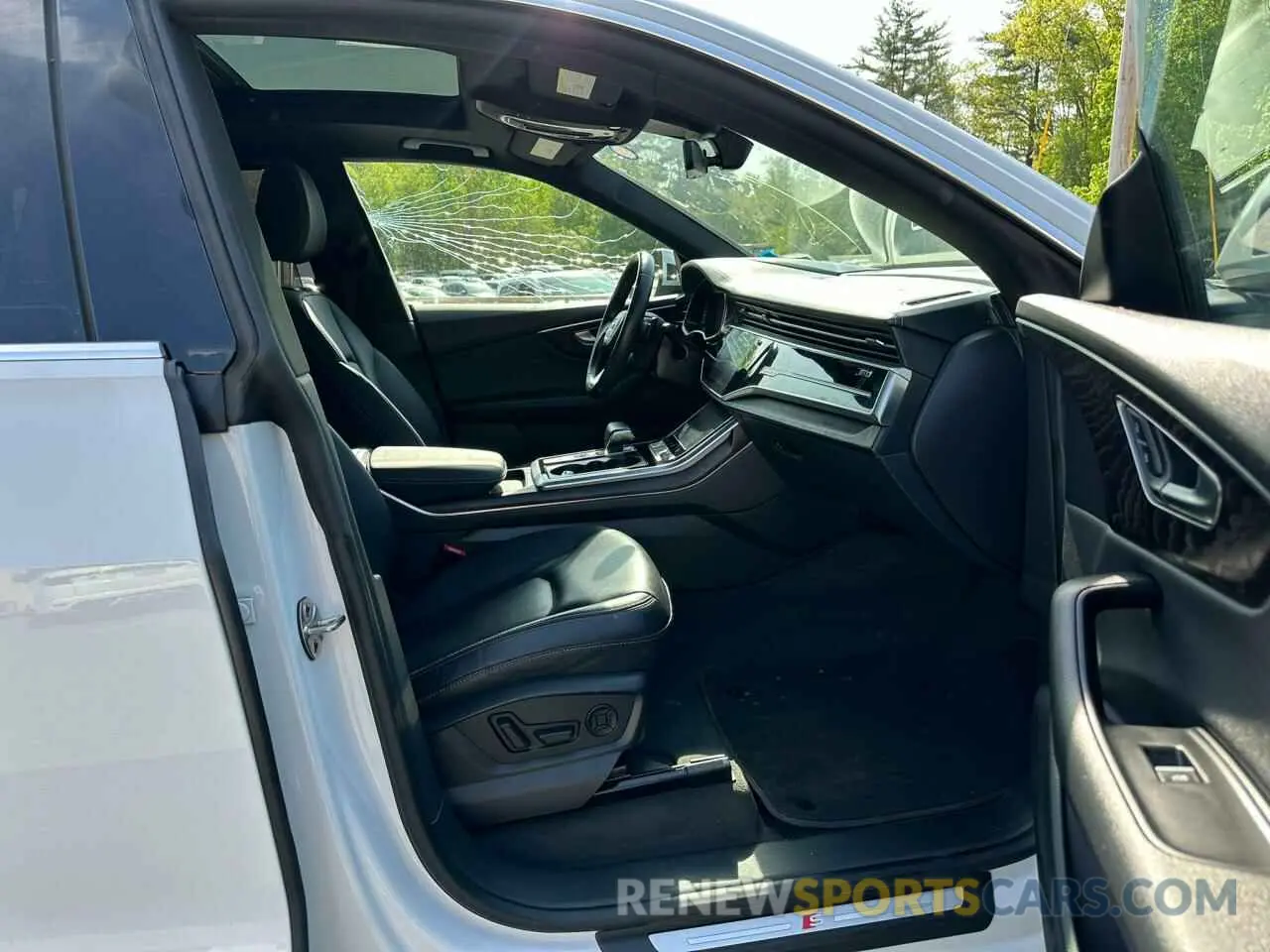 6 Photograph of a damaged car WA1FVAF17KD040406 AUDI Q8 2019