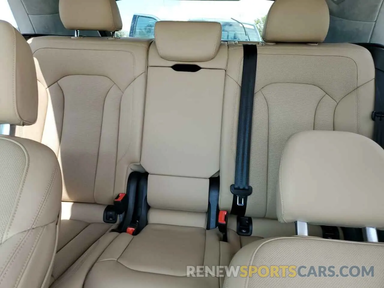 10 Photograph of a damaged car WA1FVAF18KD032167 AUDI Q8 2019