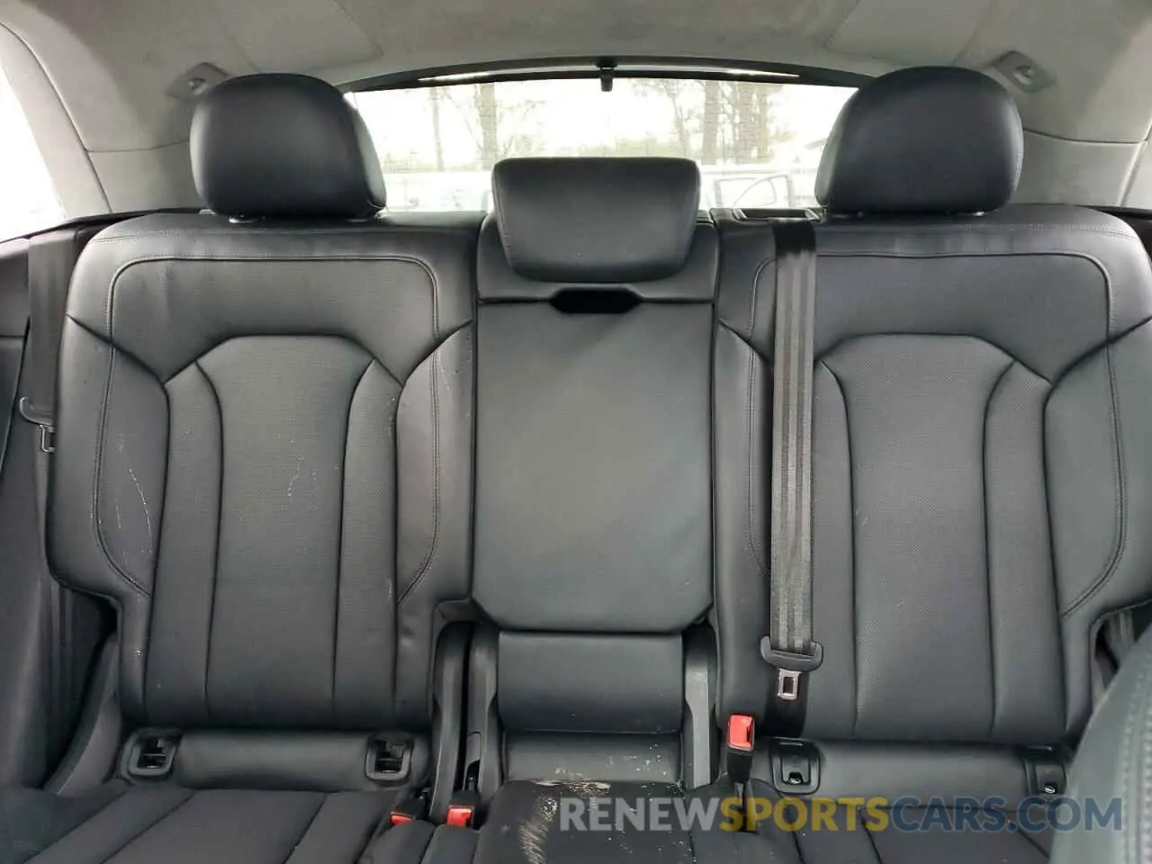 10 Photograph of a damaged car WA1FVAF1XKD033658 AUDI Q8 2019