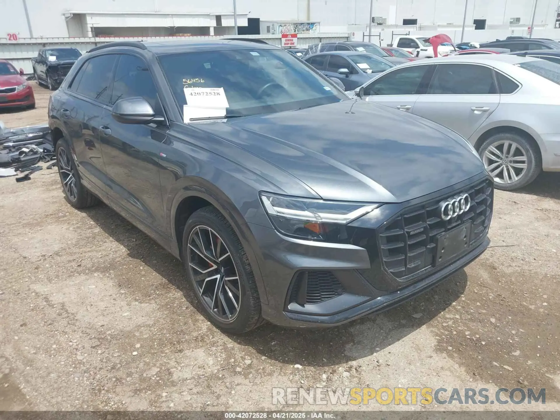 1 Фотография поврежденного автомобиля WA1EVAF15LD015114 AUDI Q8 2020