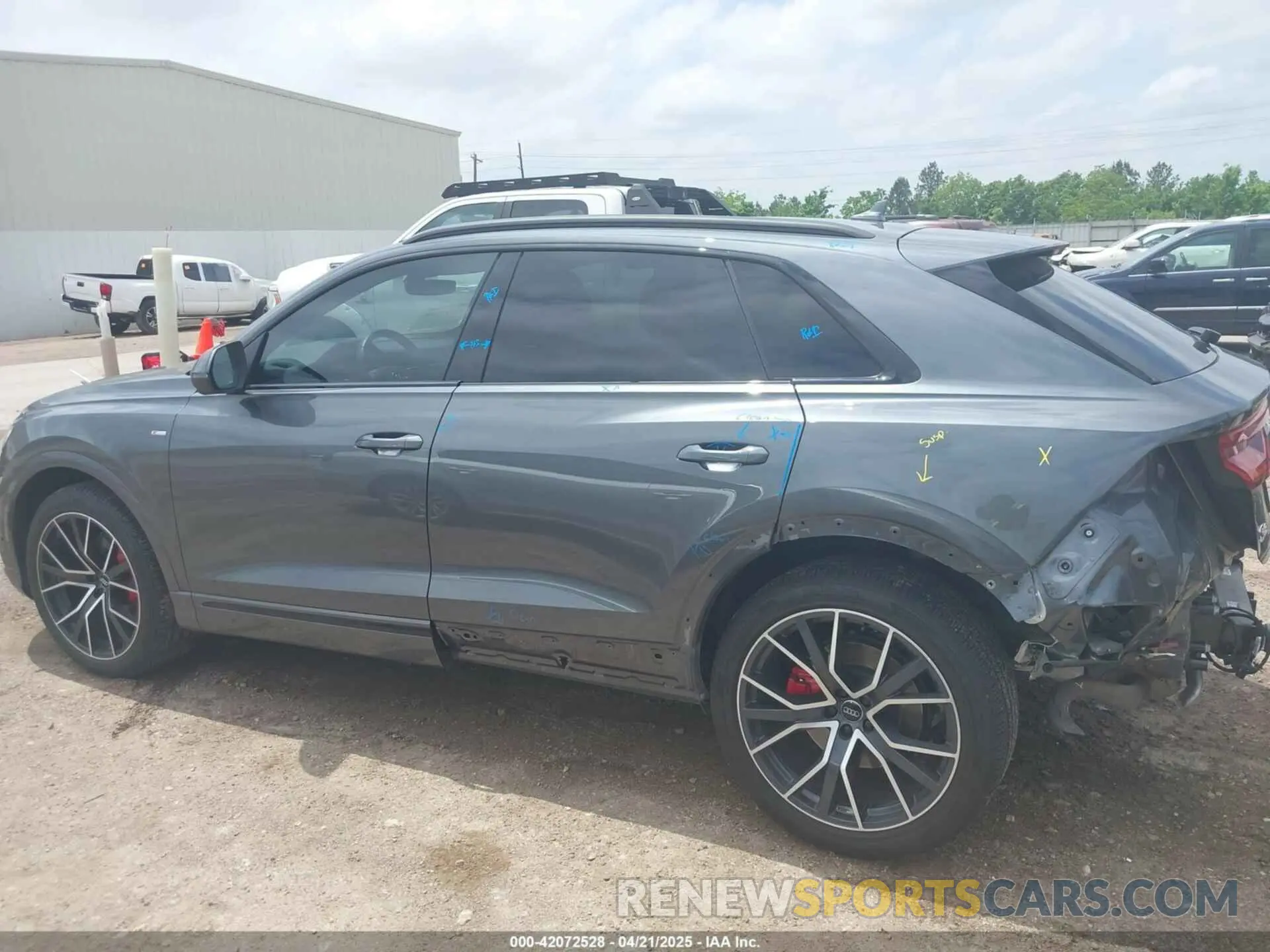 15 Фотография поврежденного автомобиля WA1EVAF15LD015114 AUDI Q8 2020