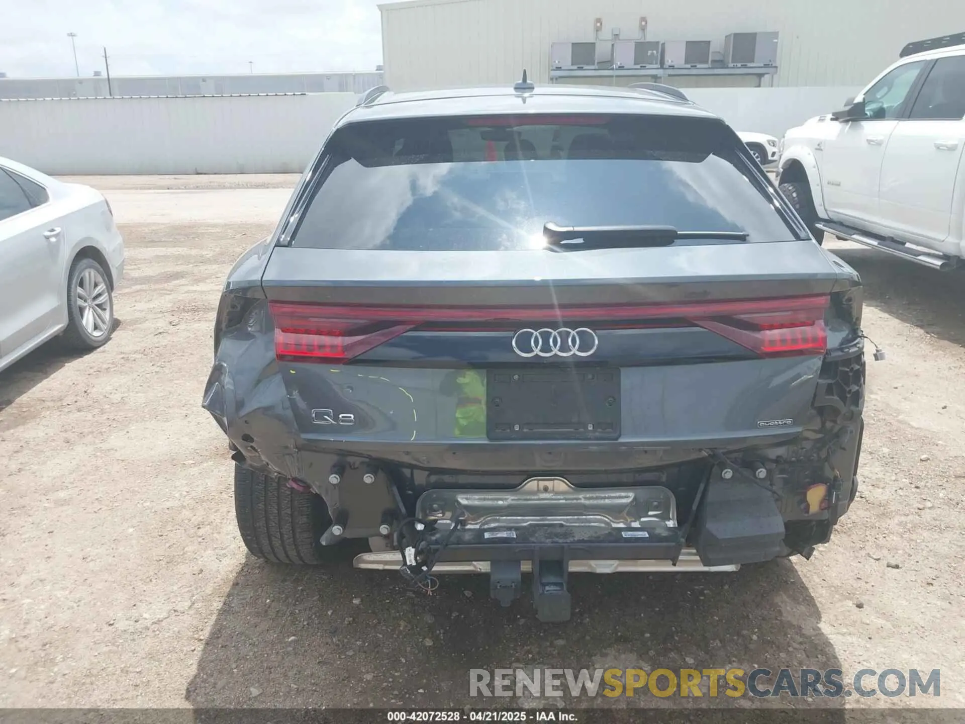 17 Фотография поврежденного автомобиля WA1EVAF15LD015114 AUDI Q8 2020