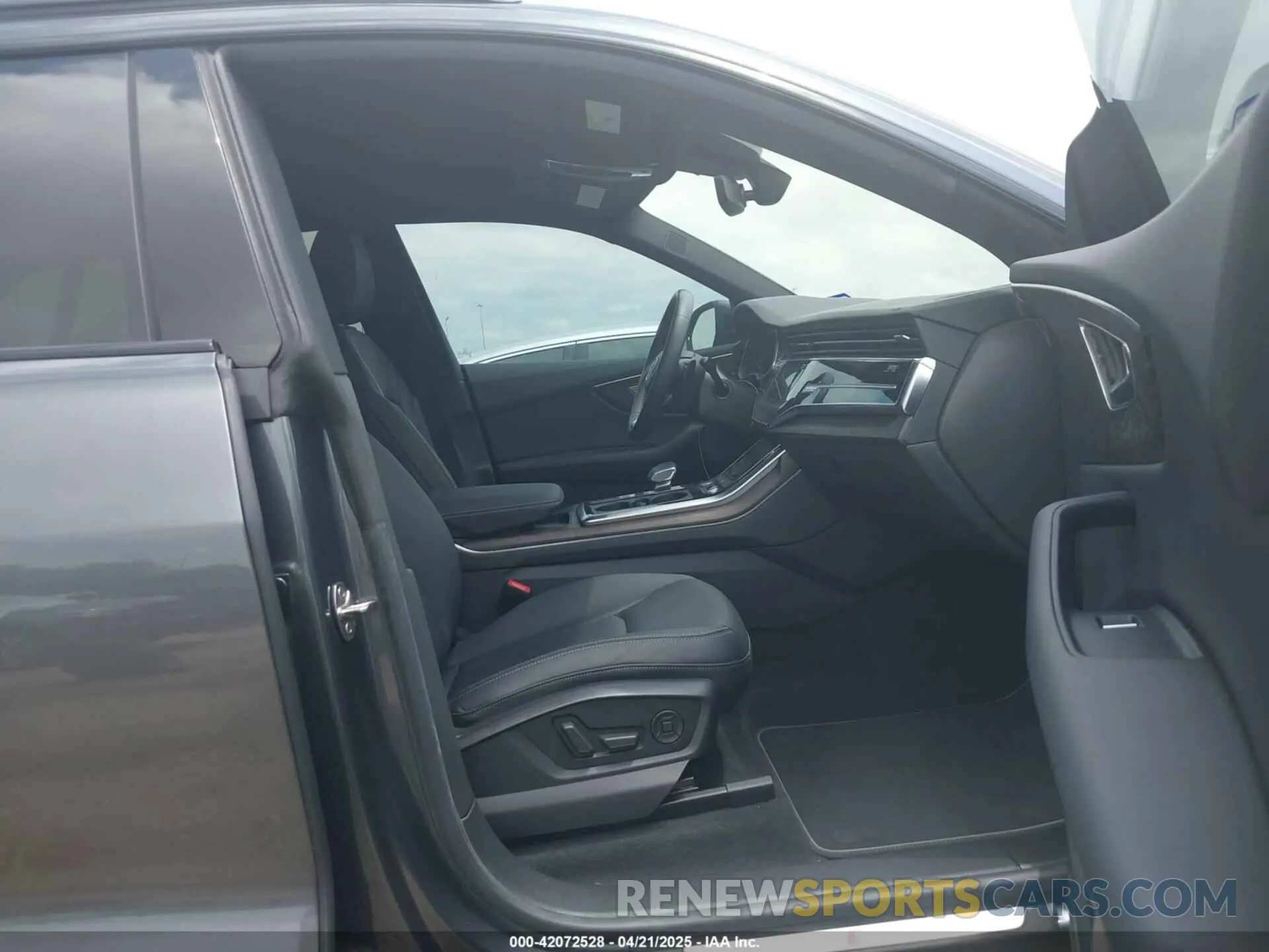 5 Фотография поврежденного автомобиля WA1EVAF15LD015114 AUDI Q8 2020