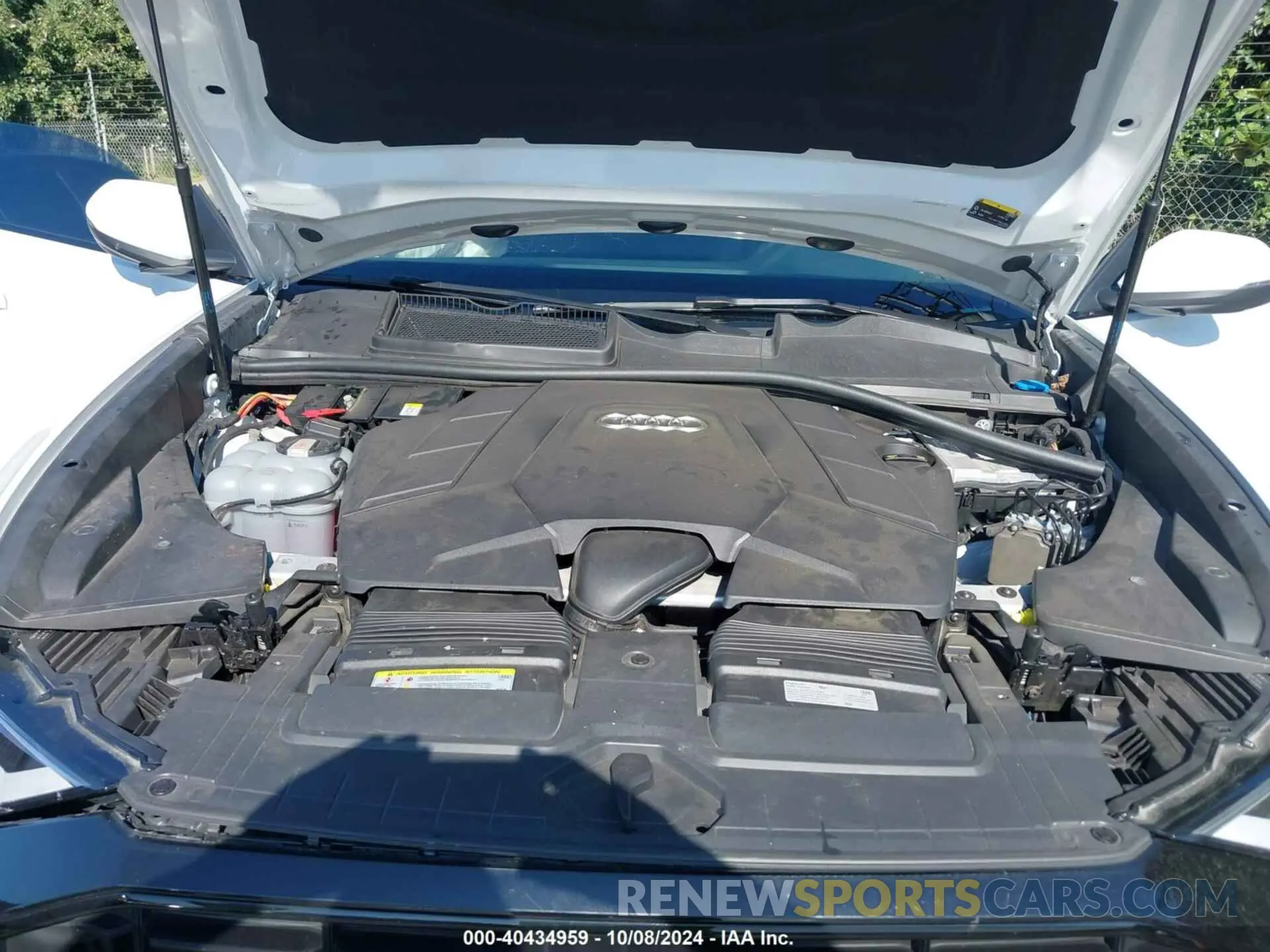 10 Photograph of a damaged car WA1EVAF19LD002415 AUDI Q8 2020