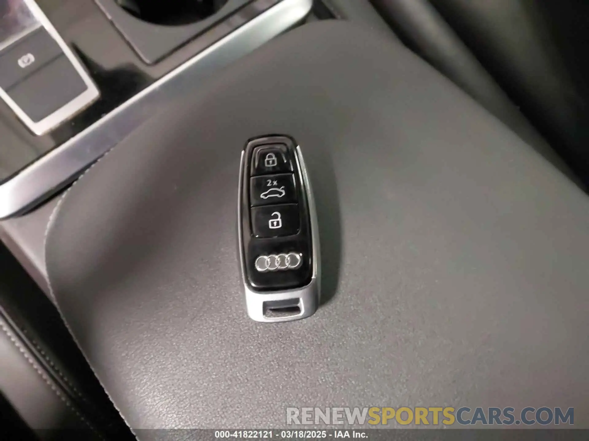 11 Фотография поврежденного автомобиля WA1EVBF17LD019364 AUDI Q8 2020