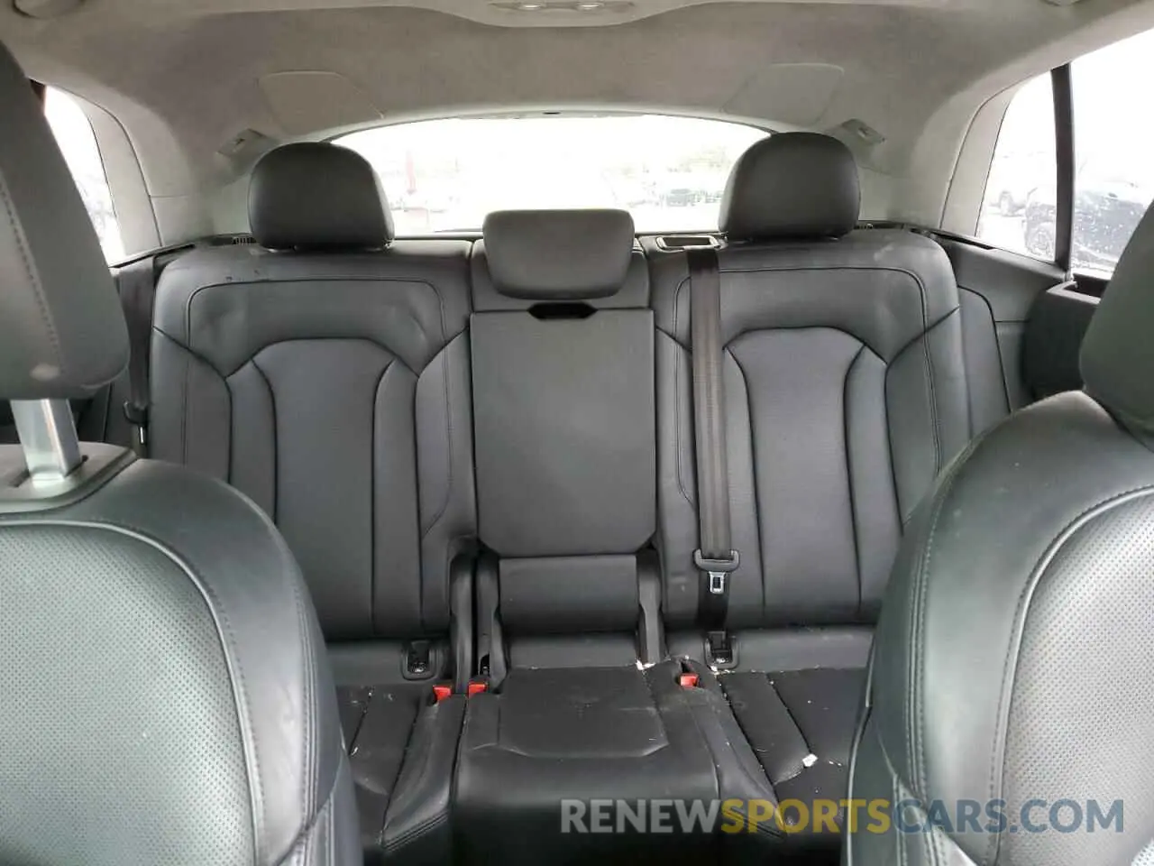 10 Photograph of a damaged car WA1FVAF1XLD023679 AUDI Q8 2020