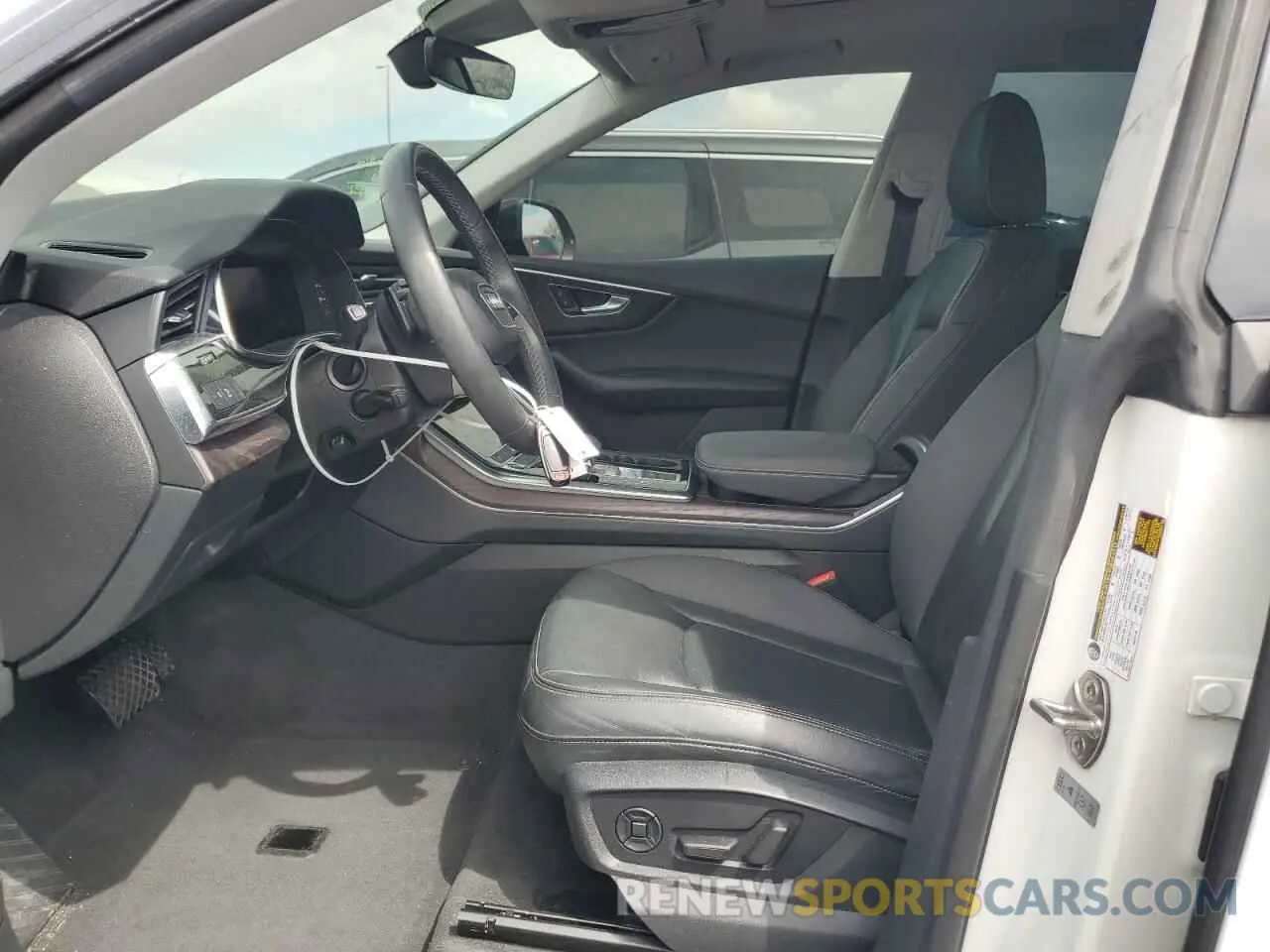 7 Фотография поврежденного автомобиля WA1AVAF17MD034893 AUDI Q8 2021