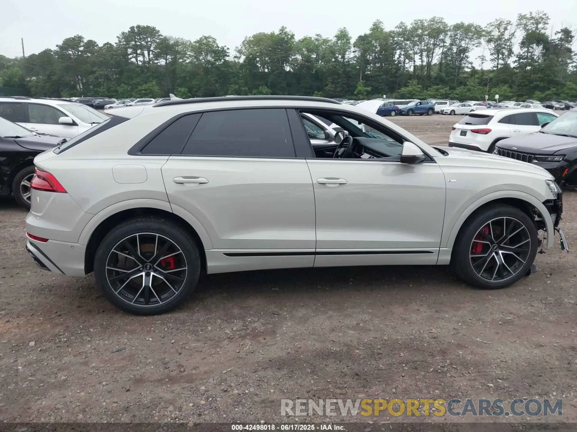 13 Фотография поврежденного автомобиля WA1EVAF11MD009912 AUDI Q8 2021