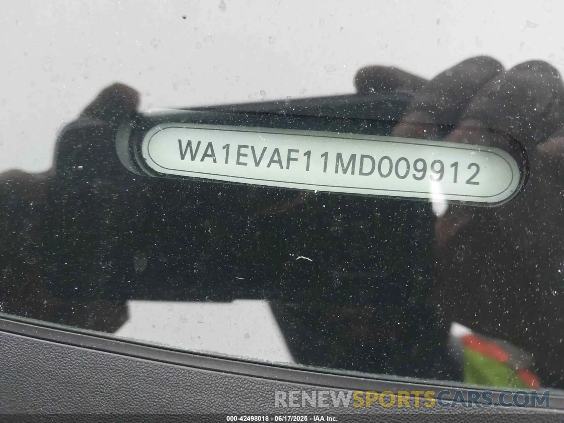 17 Фотография поврежденного автомобиля WA1EVAF11MD009912 AUDI Q8 2021