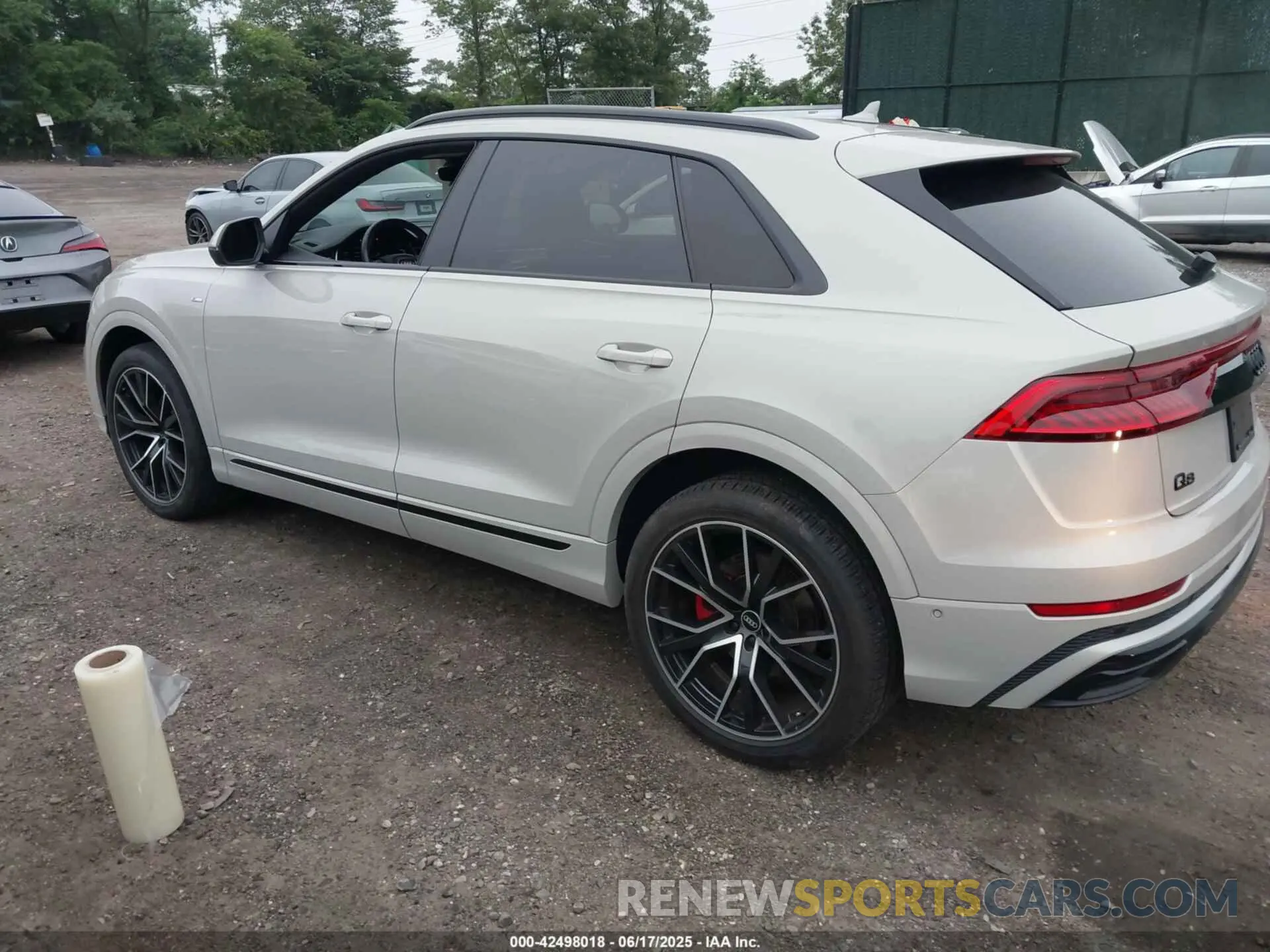 3 Фотография поврежденного автомобиля WA1EVAF11MD009912 AUDI Q8 2021