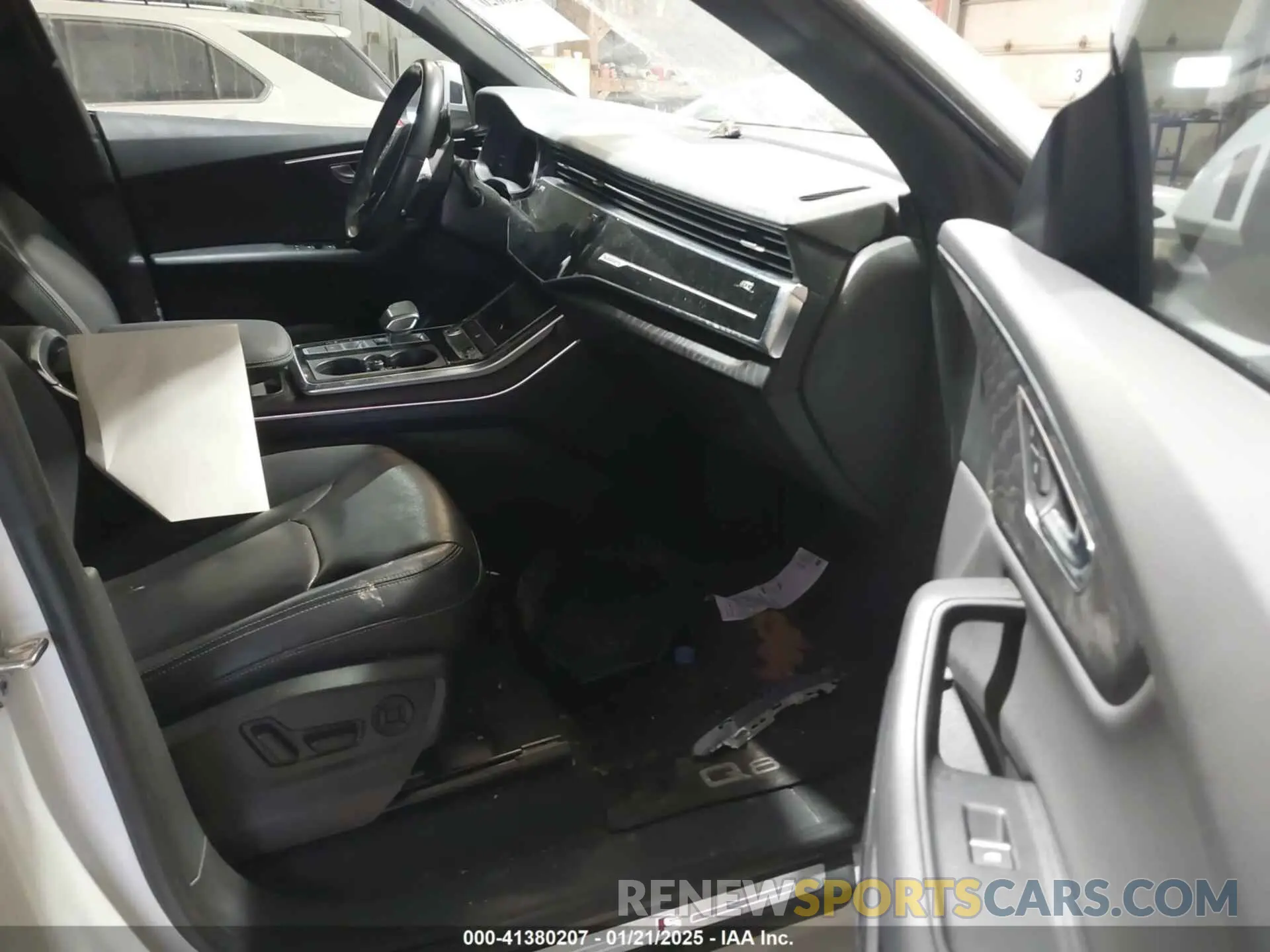 5 Photograph of a damaged car WA1EVAF11MD013975 AUDI Q8 2021