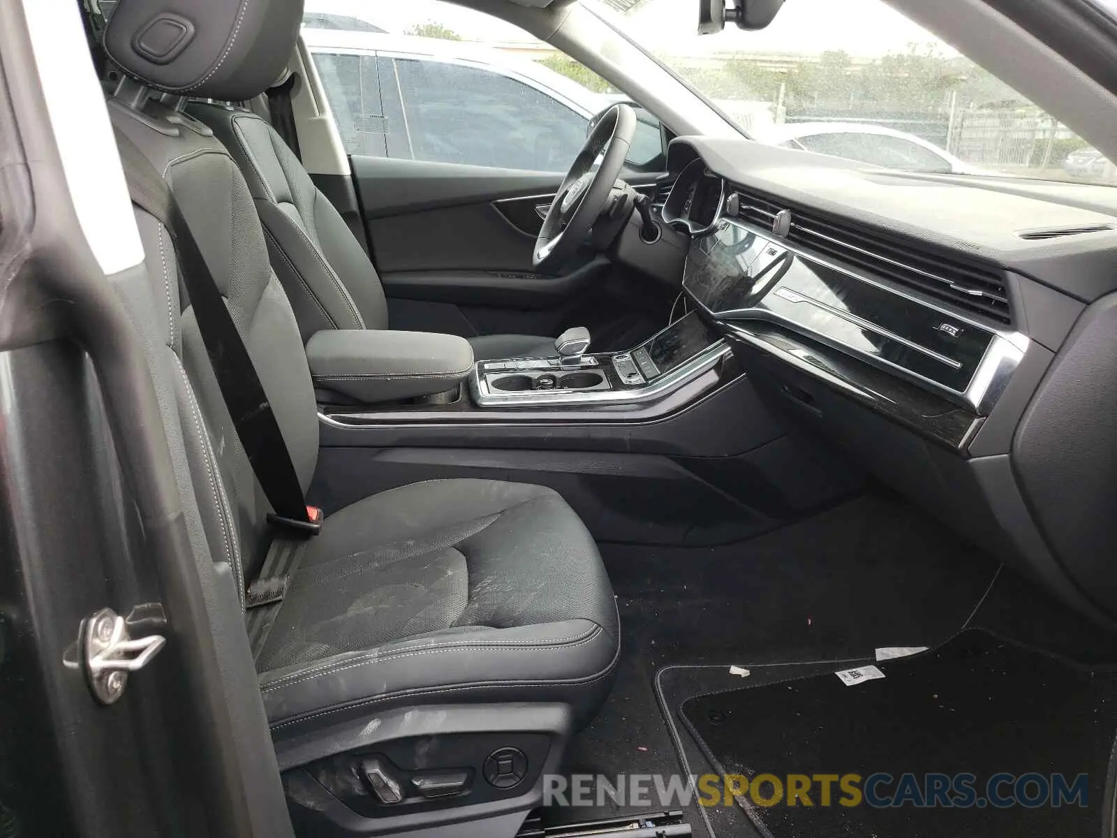 5 Photograph of a damaged car WA1EVAF11MD025530 AUDI Q8 2021