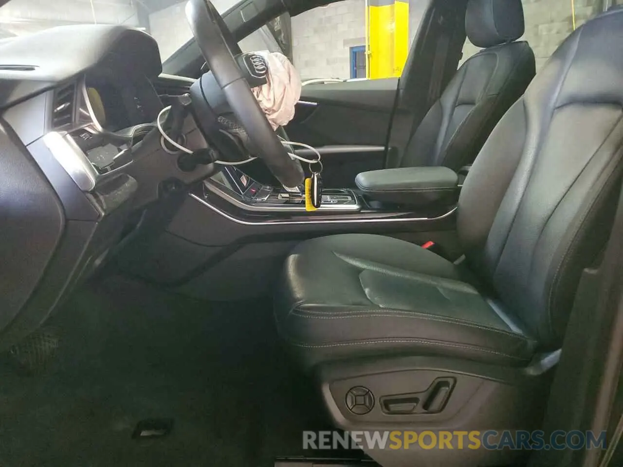 7 Photograph of a damaged car WA1EVAF12MD002421 AUDI Q8 2021
