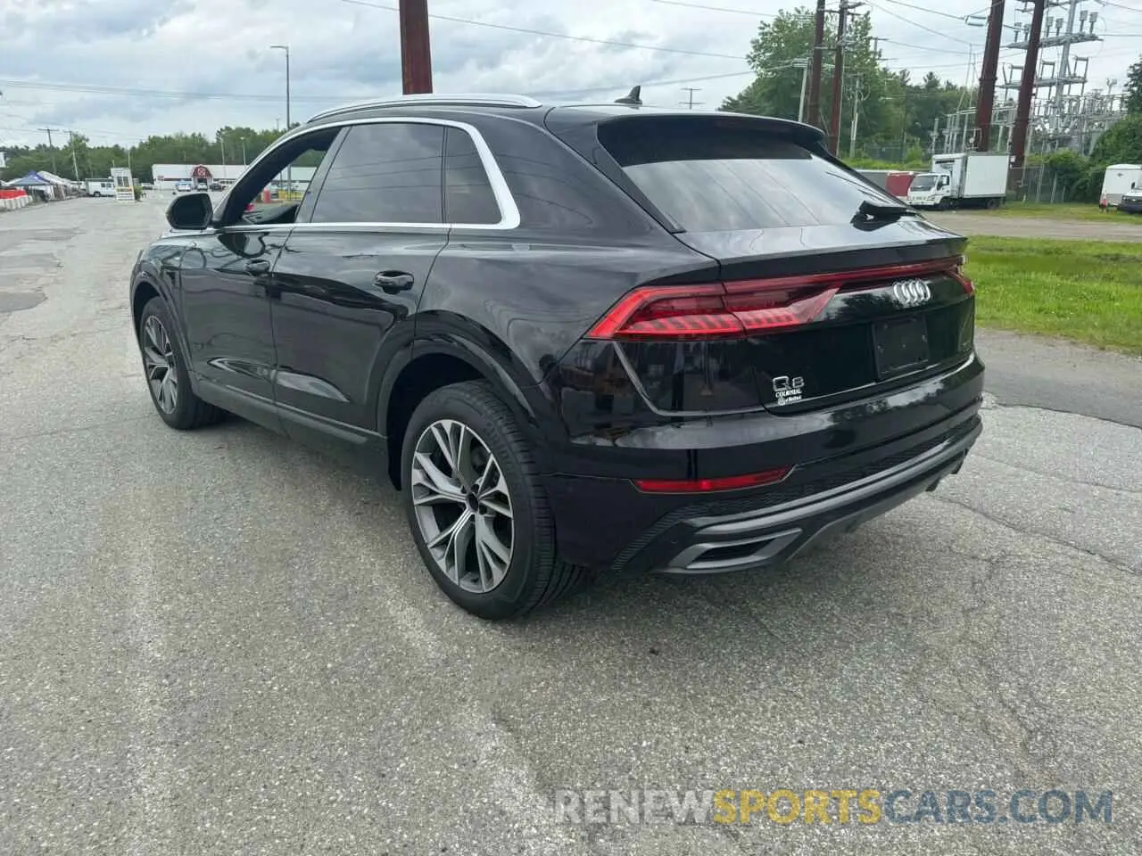 3 Фотография поврежденного автомобиля WA1EVAF12MD009515 AUDI Q8 2021