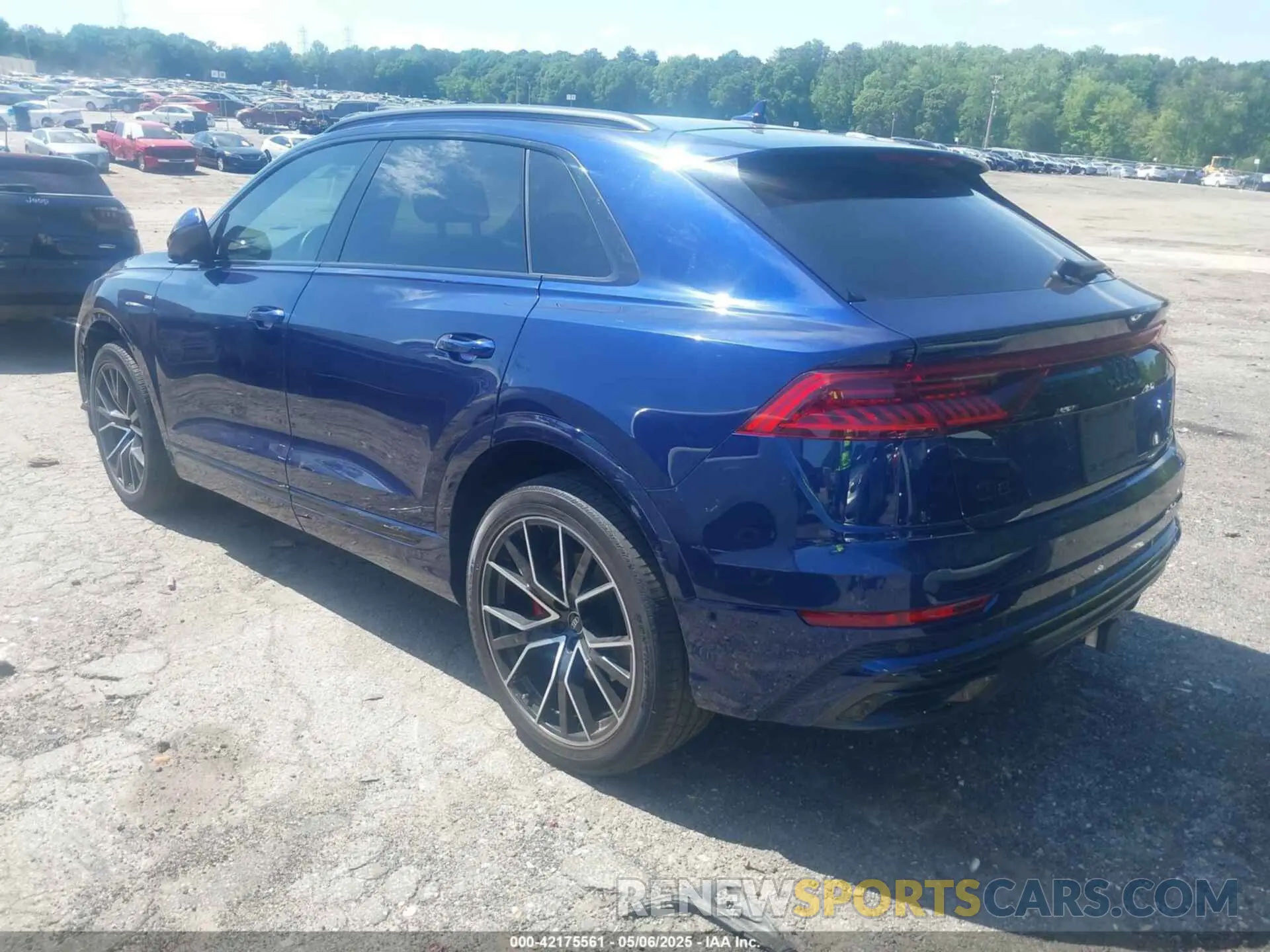 3 Photograph of a damaged car WA1EVAF12MD032292 AUDI Q8 2021