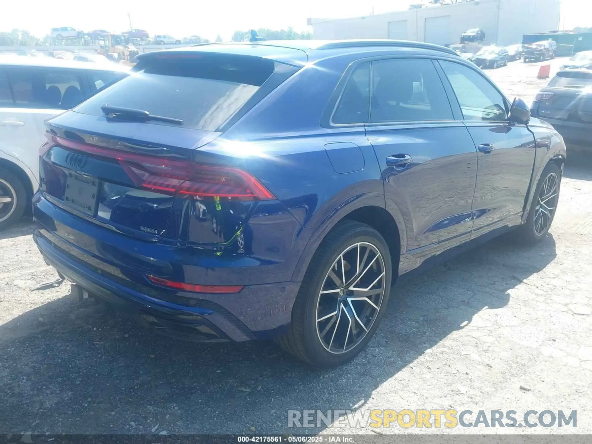 4 Photograph of a damaged car WA1EVAF12MD032292 AUDI Q8 2021