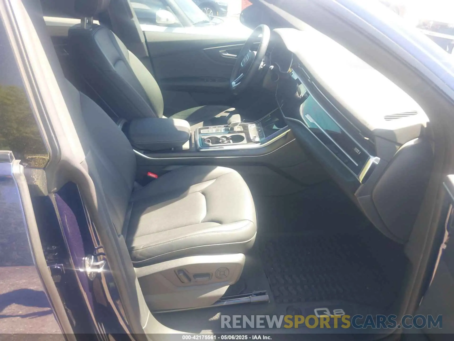 5 Photograph of a damaged car WA1EVAF12MD032292 AUDI Q8 2021