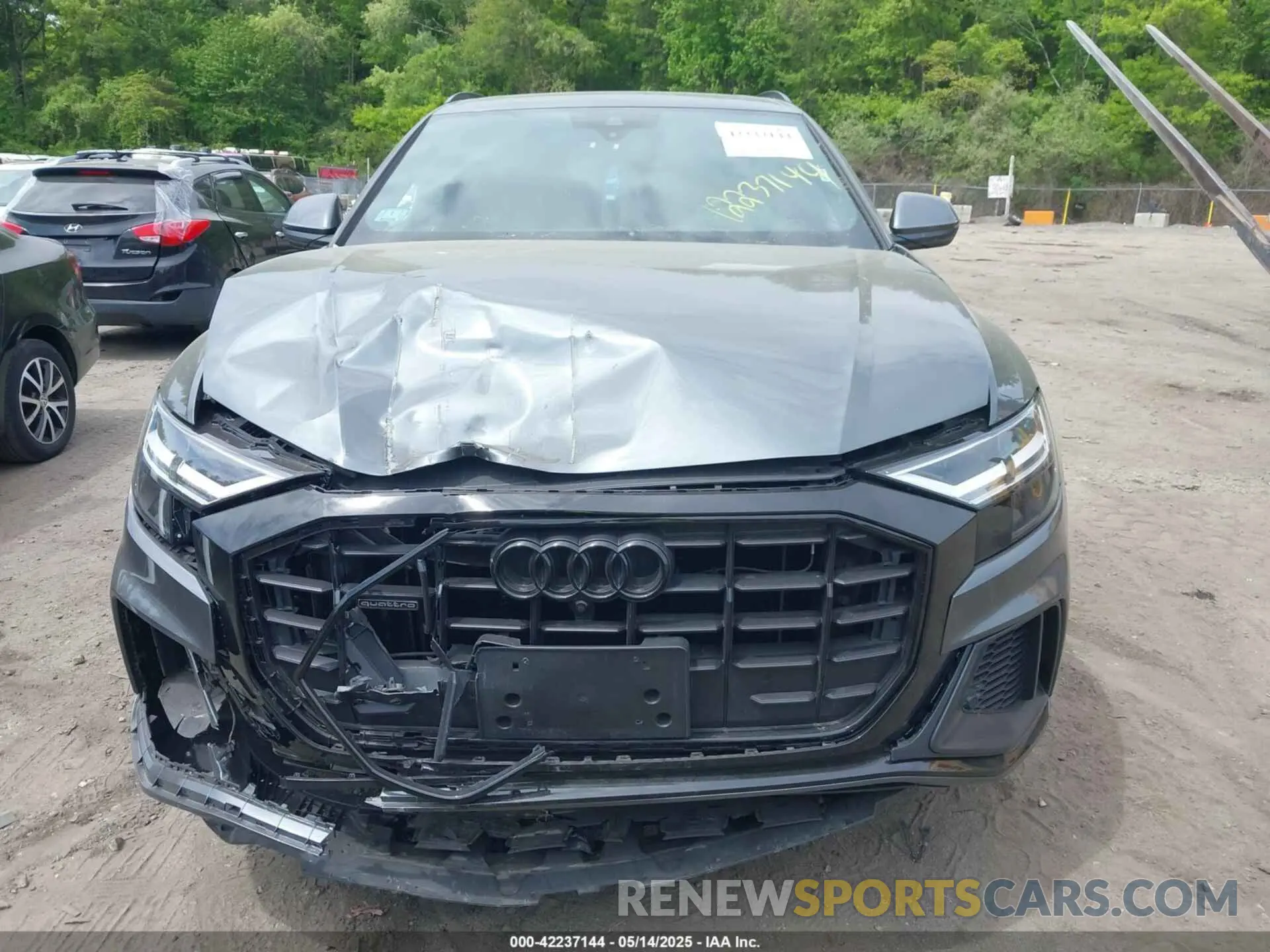 12 Photograph of a damaged car WA1EVAF14MD036327 AUDI Q8 2021