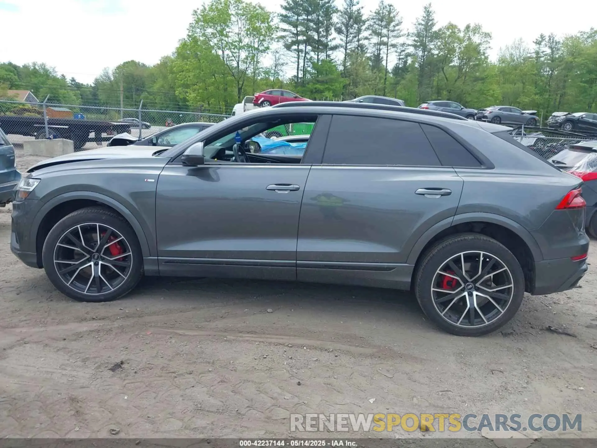 14 Photograph of a damaged car WA1EVAF14MD036327 AUDI Q8 2021