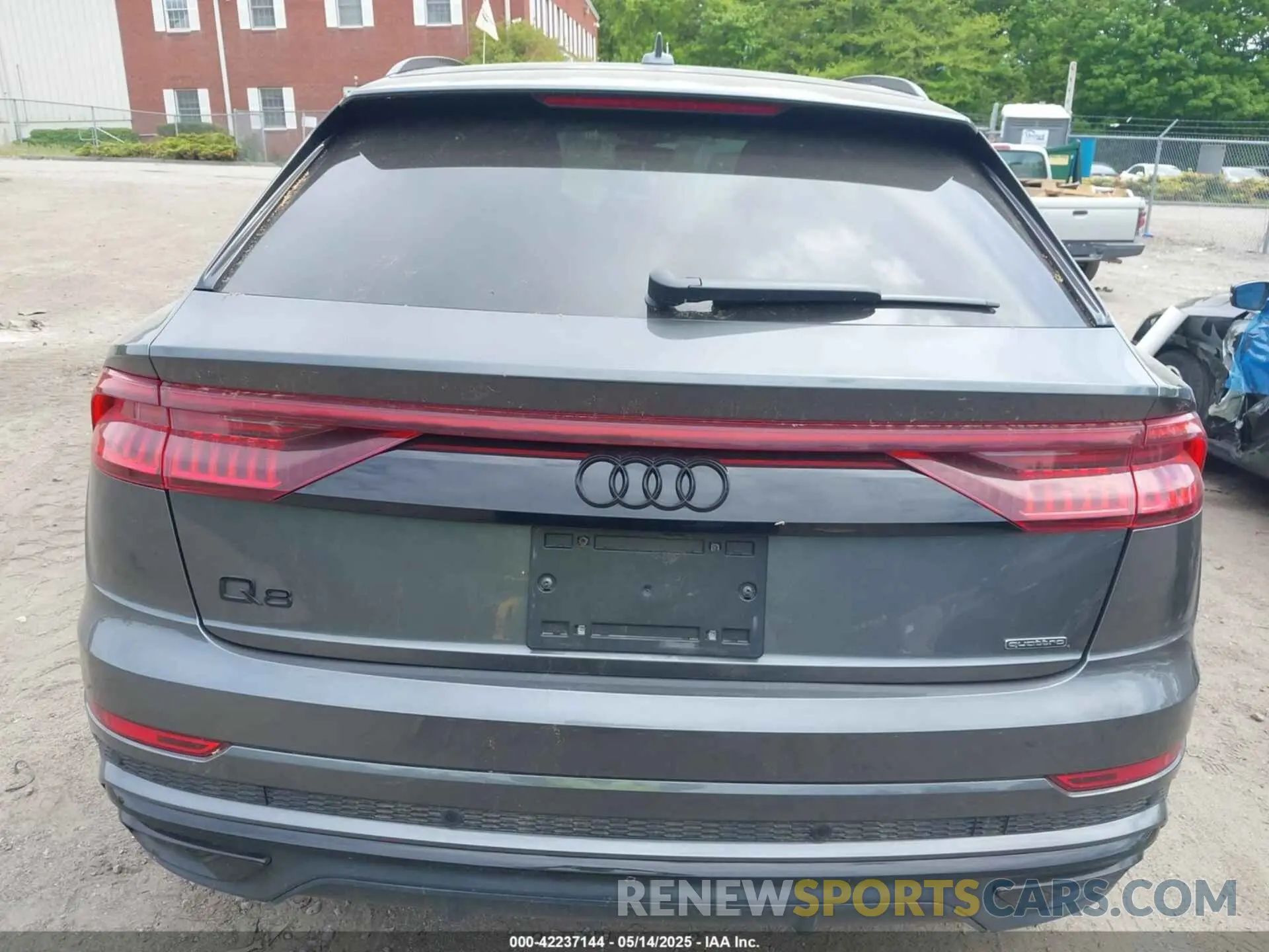 16 Photograph of a damaged car WA1EVAF14MD036327 AUDI Q8 2021