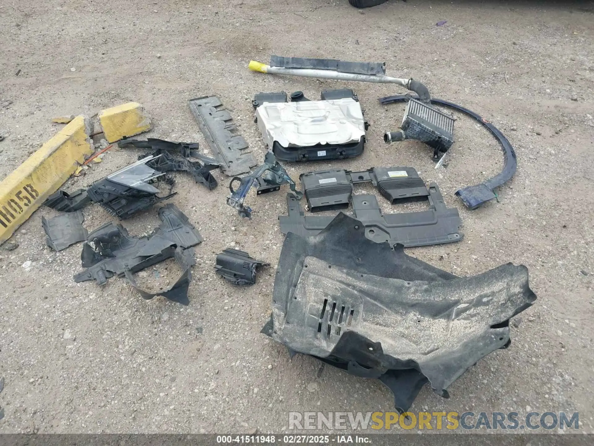 12 Photograph of a damaged car WA1EVAF17MD007971 AUDI Q8 2021