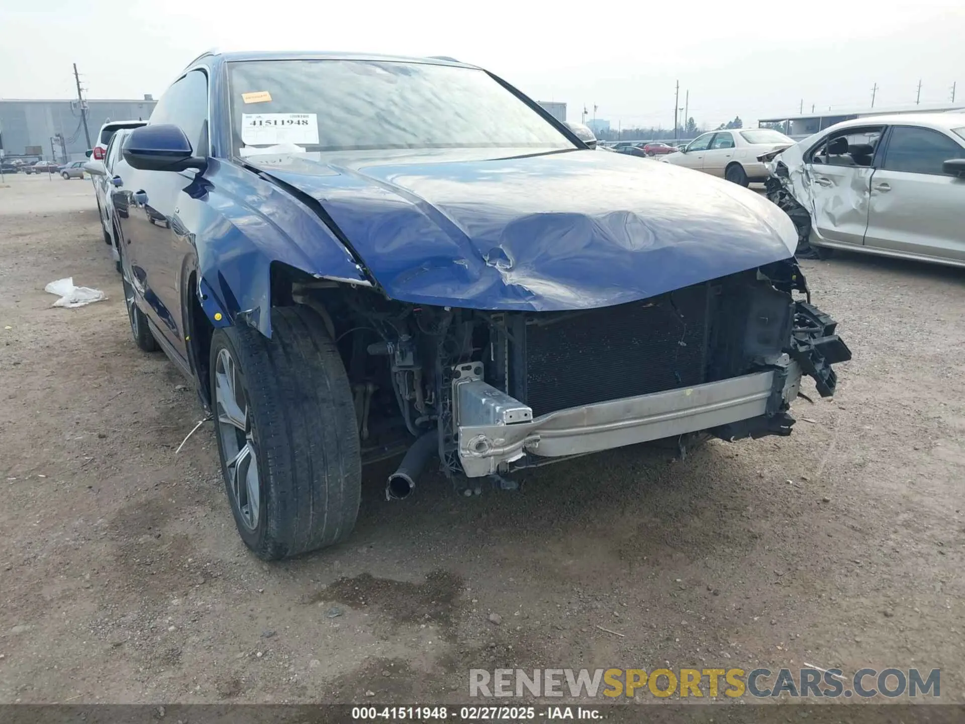 6 Photograph of a damaged car WA1EVAF17MD007971 AUDI Q8 2021