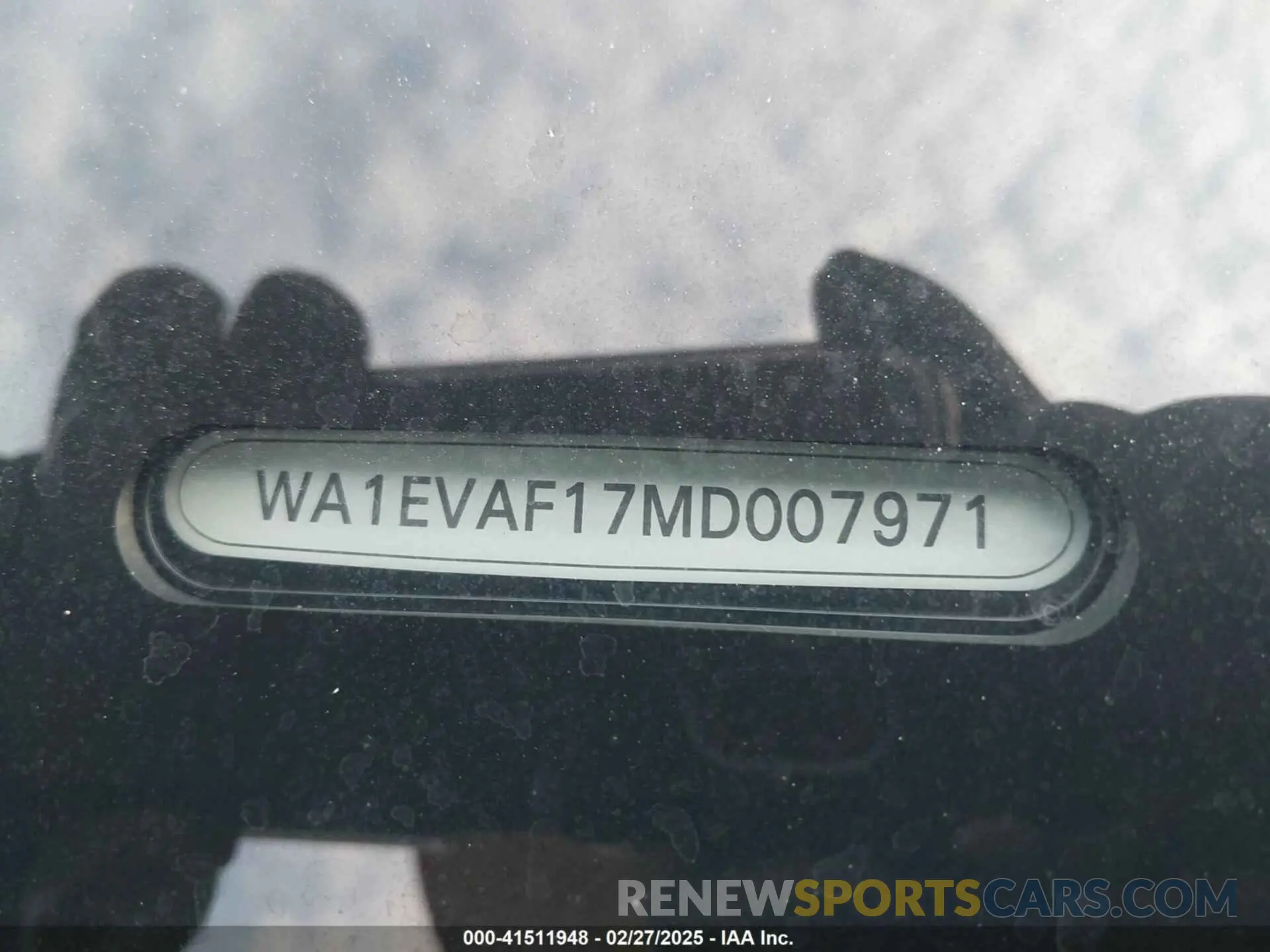 9 Photograph of a damaged car WA1EVAF17MD007971 AUDI Q8 2021