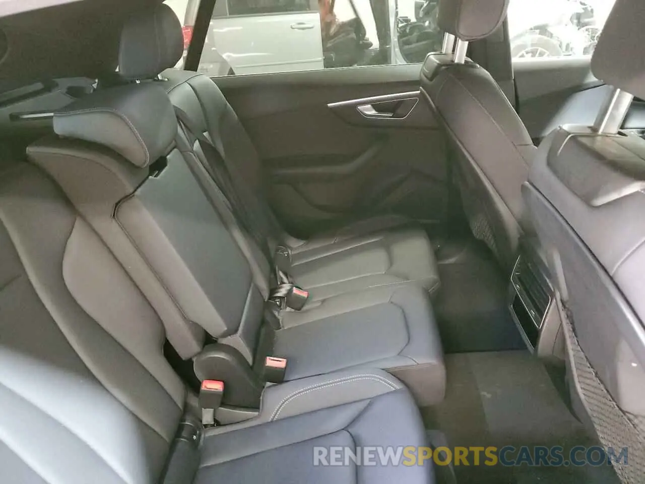 11 Photograph of a damaged car WA1EVAF17MD034149 AUDI Q8 2021